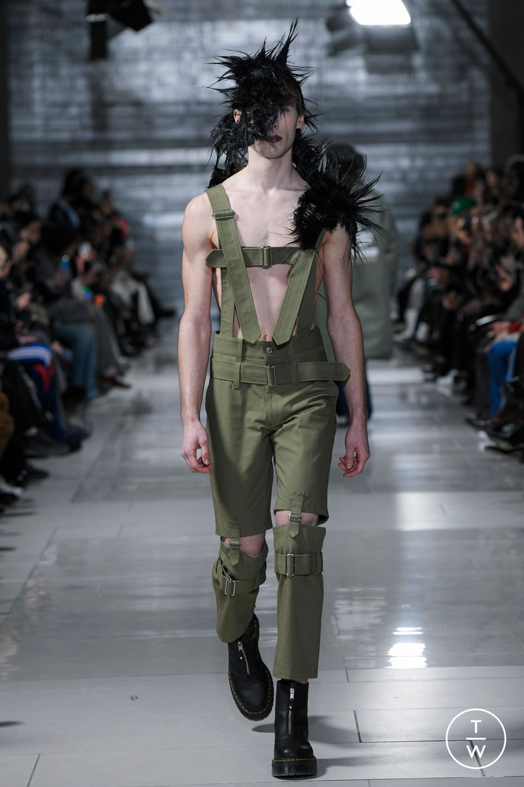 Fashion Week Paris Fall/Winter 2024 look 20 de la collection KIDILL menswear