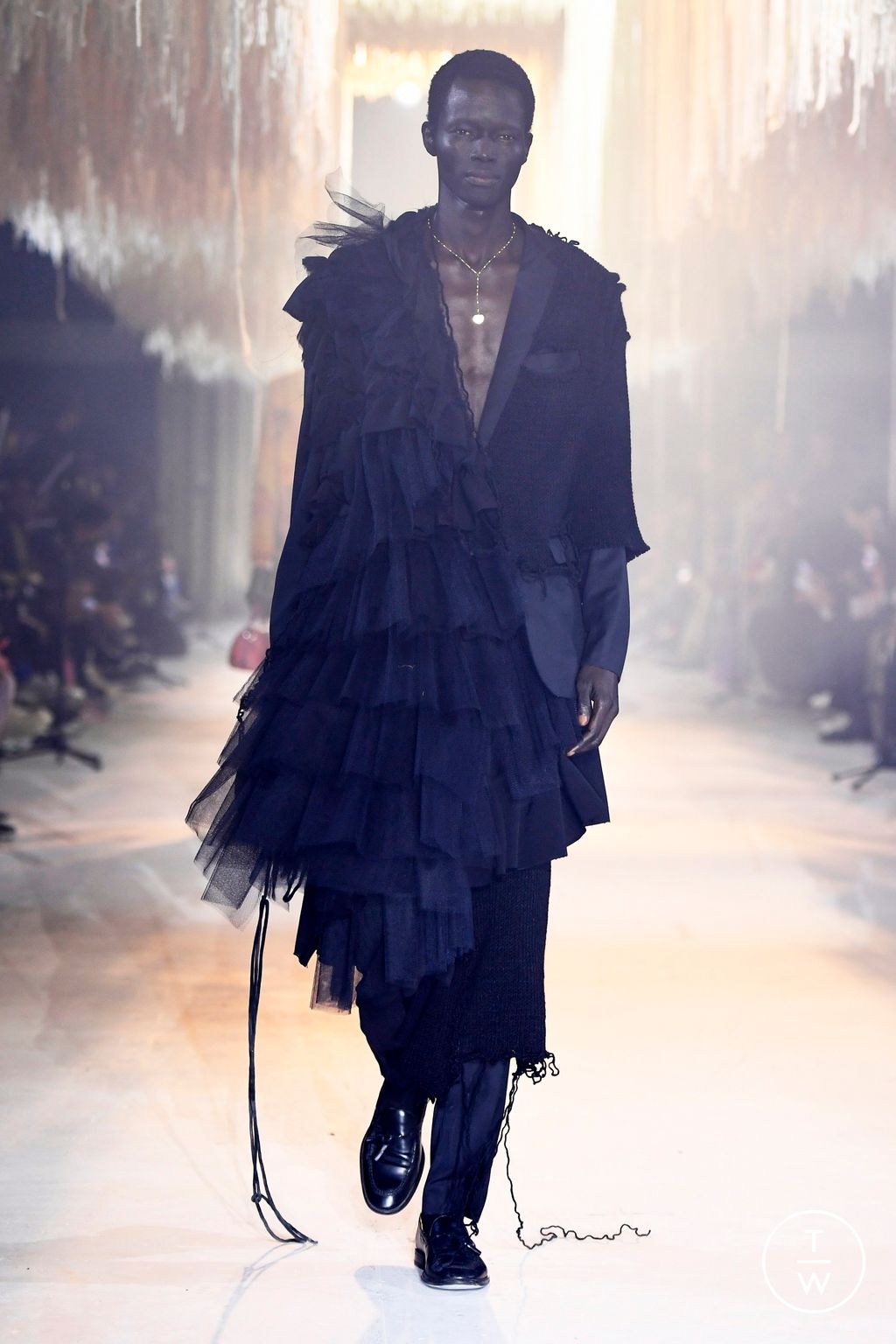 Fashion Week Paris Fall/Winter 2024 look 2 de la collection Kidsuper menswear