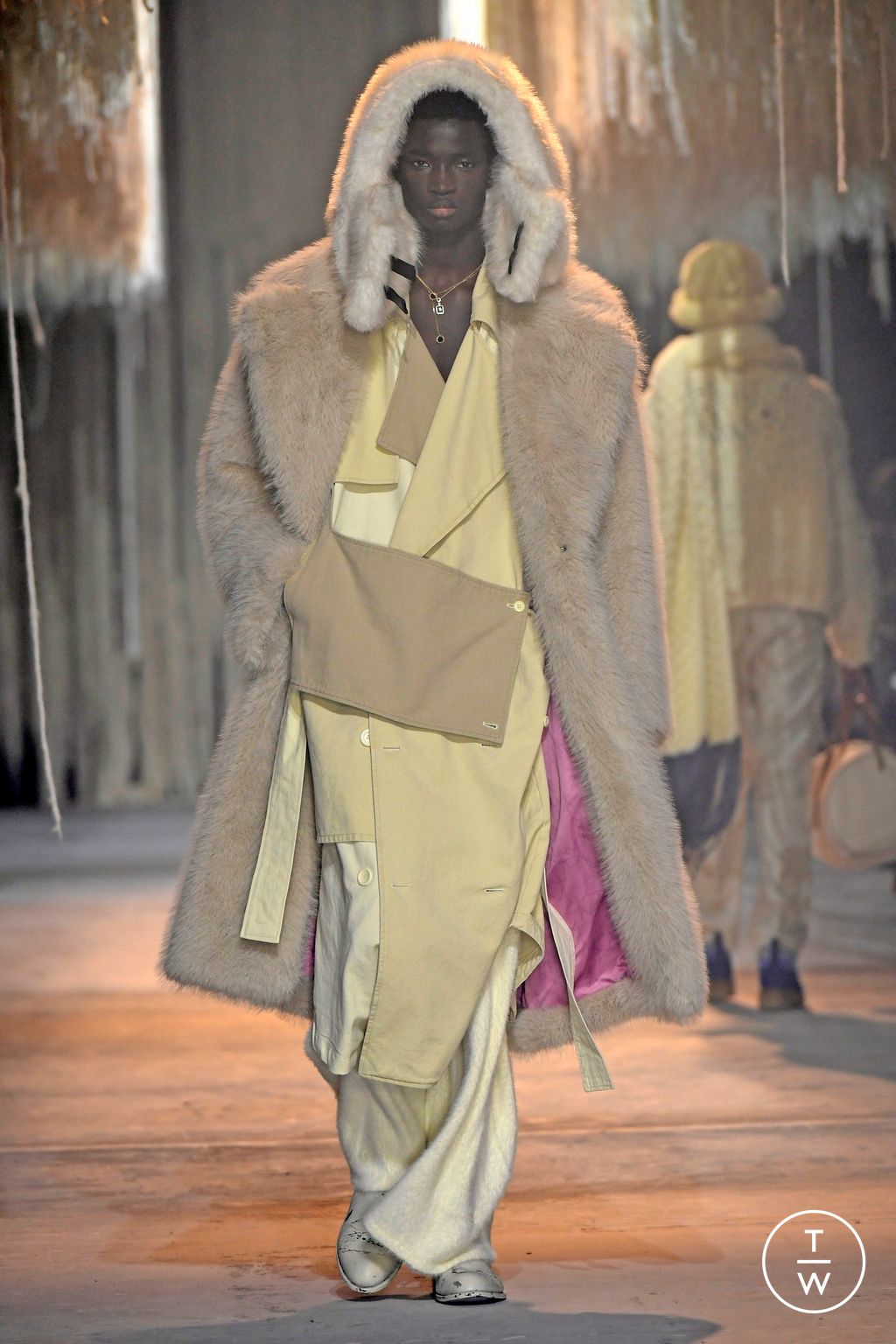 Fashion Week Paris Fall/Winter 2024 look 21 de la collection Kidsuper menswear