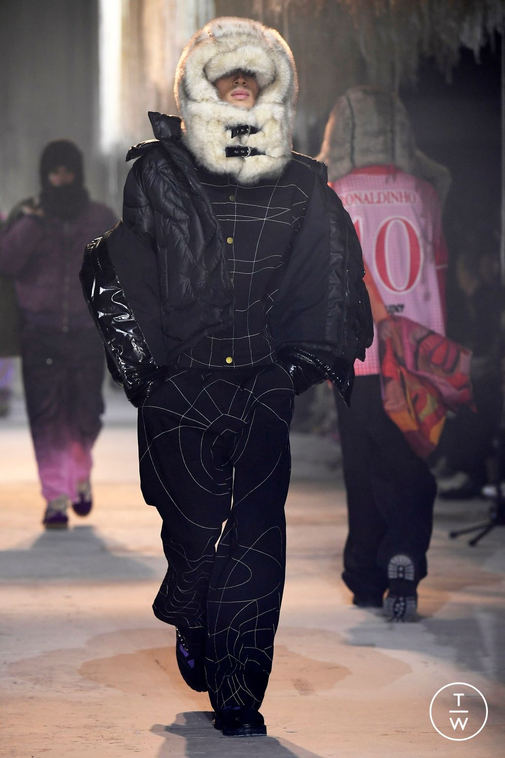 Fashion Week Paris Fall/Winter 2024 look 32 from the Kidsuper collection 男装
