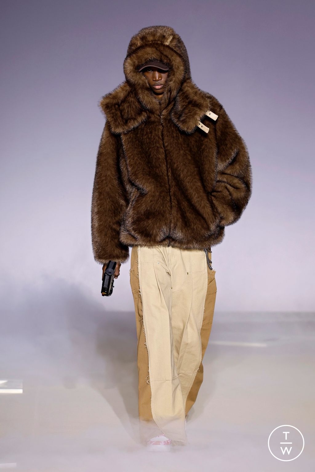 Fashion Week Paris Fall/Winter 2025 look 26 from the Kidsuper collection 男装