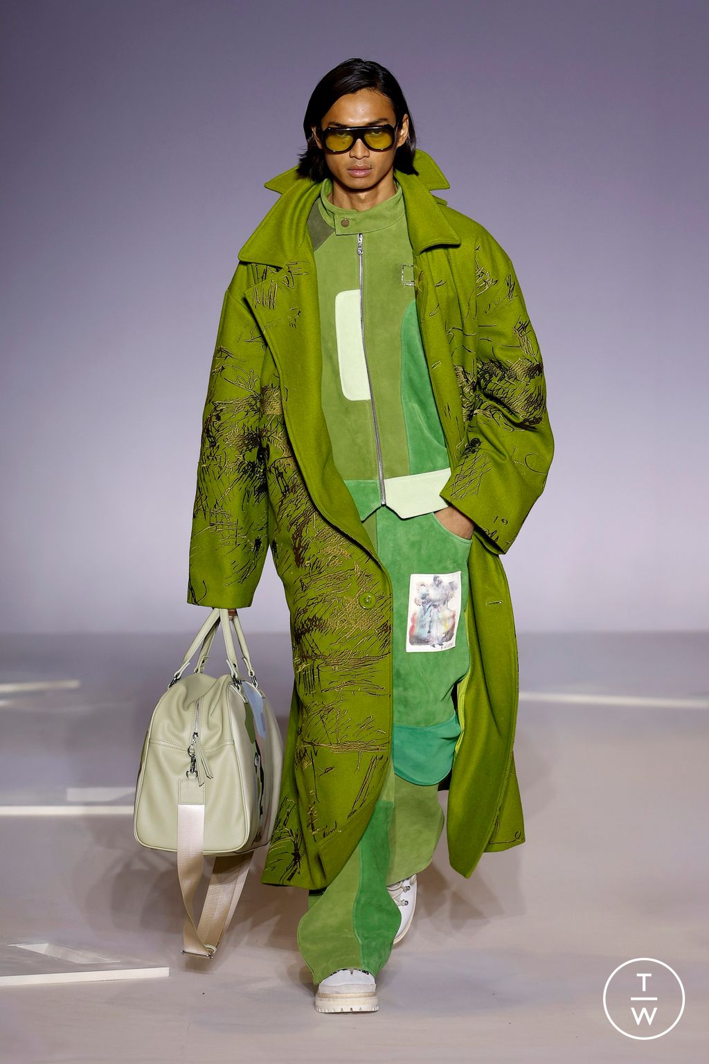 Fashion Week Paris Fall/Winter 2025 look 33 from the Kidsuper collection 男装