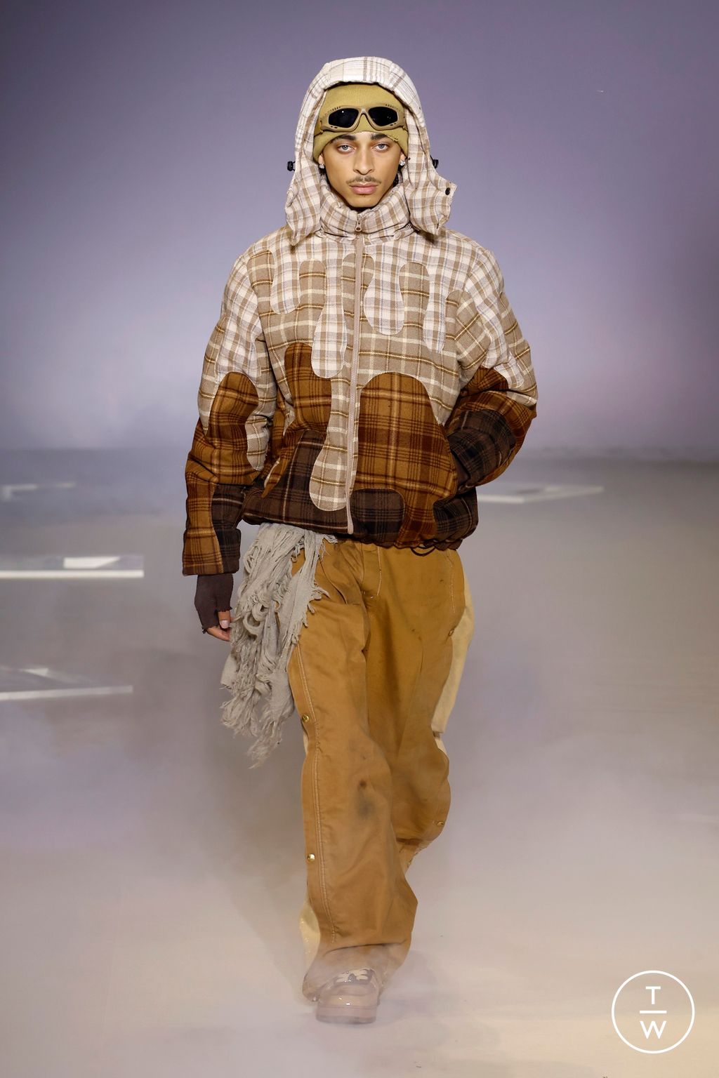 Fashion Week Paris Fall/Winter 2025 look 40 from the Kidsuper collection menswear