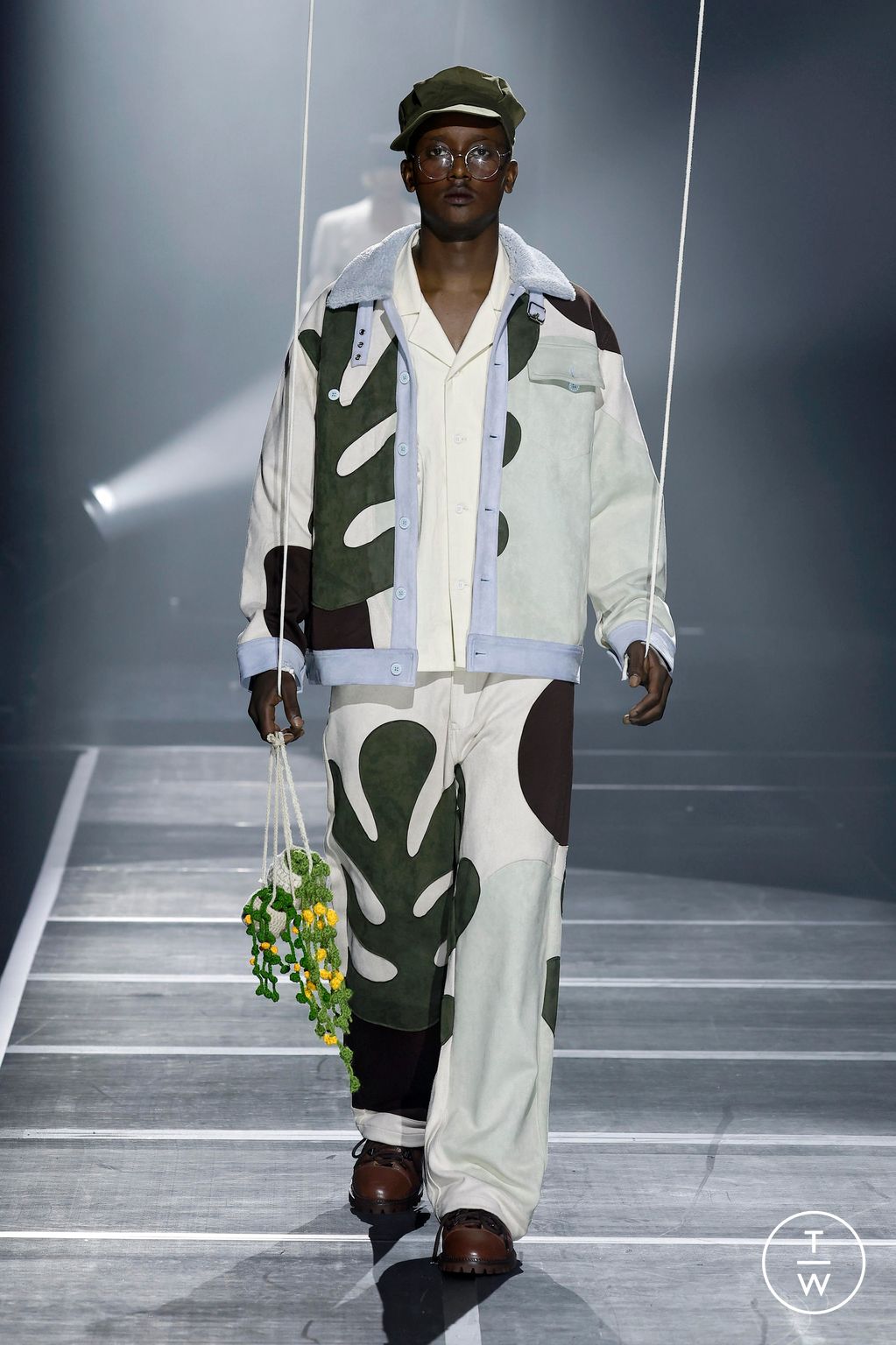 Fashion Week Paris Spring-Summer 2025 look 19 from the Kidsuper collection 男装