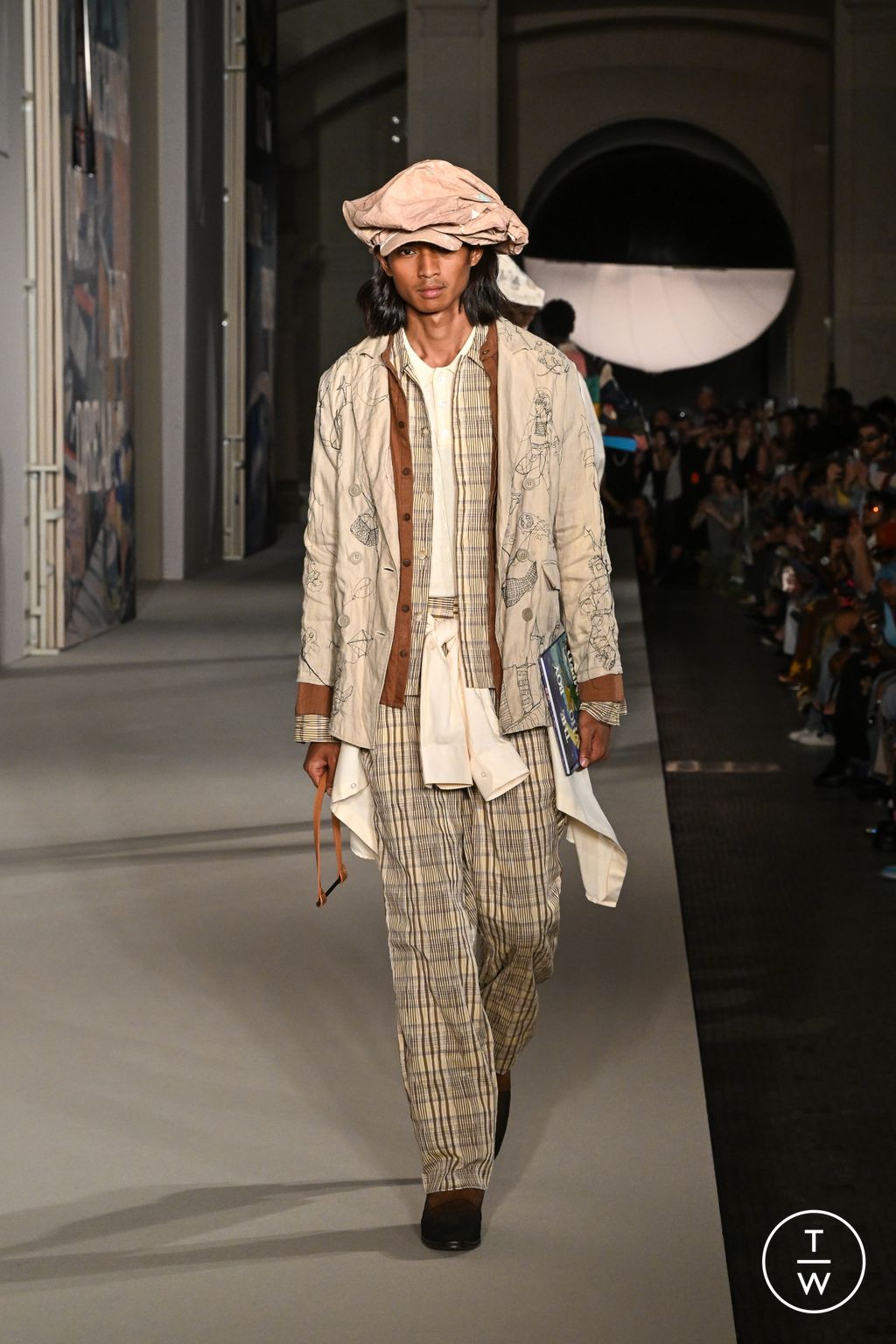 Fashion Week Paris Spring/Summer 2026 look 7 de la collection Kidsuper menswear