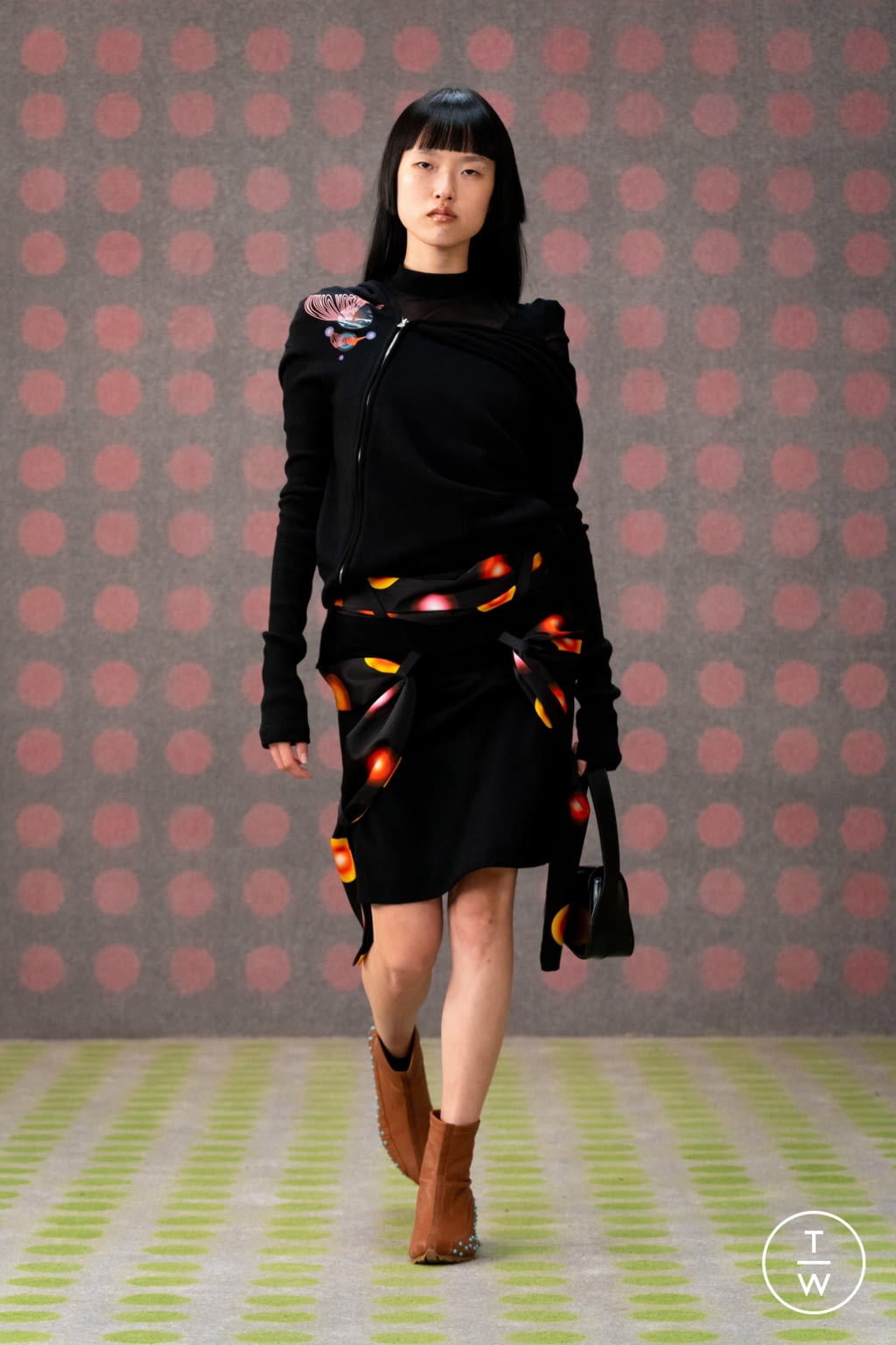 Fashion Week London Fall/Winter 2021 look 10 from the Kiko Kostadinov collection womenswear