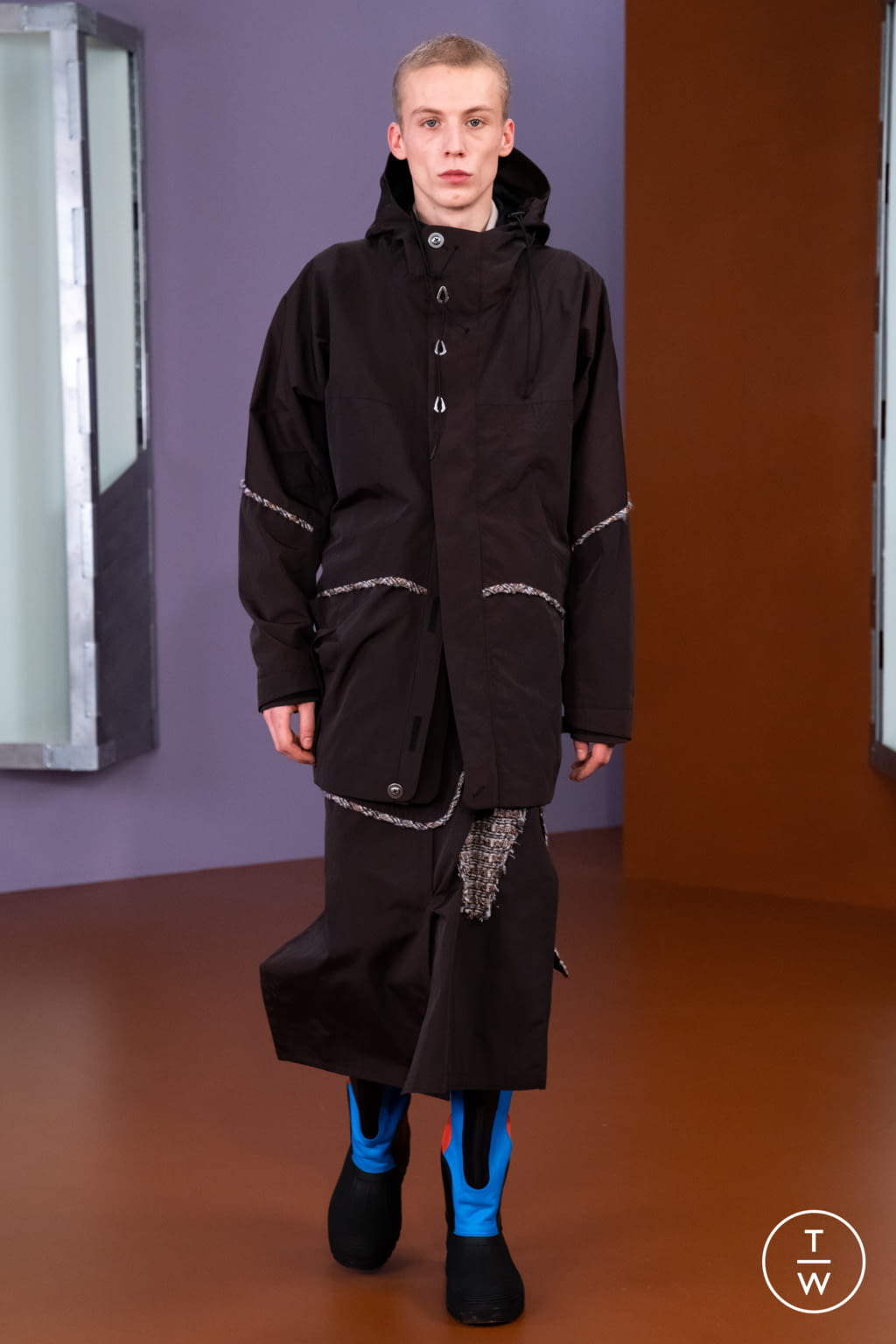 Fashion Week London Fall/Winter 2021 look 6 from the Kiko Kostadinov collection menswear