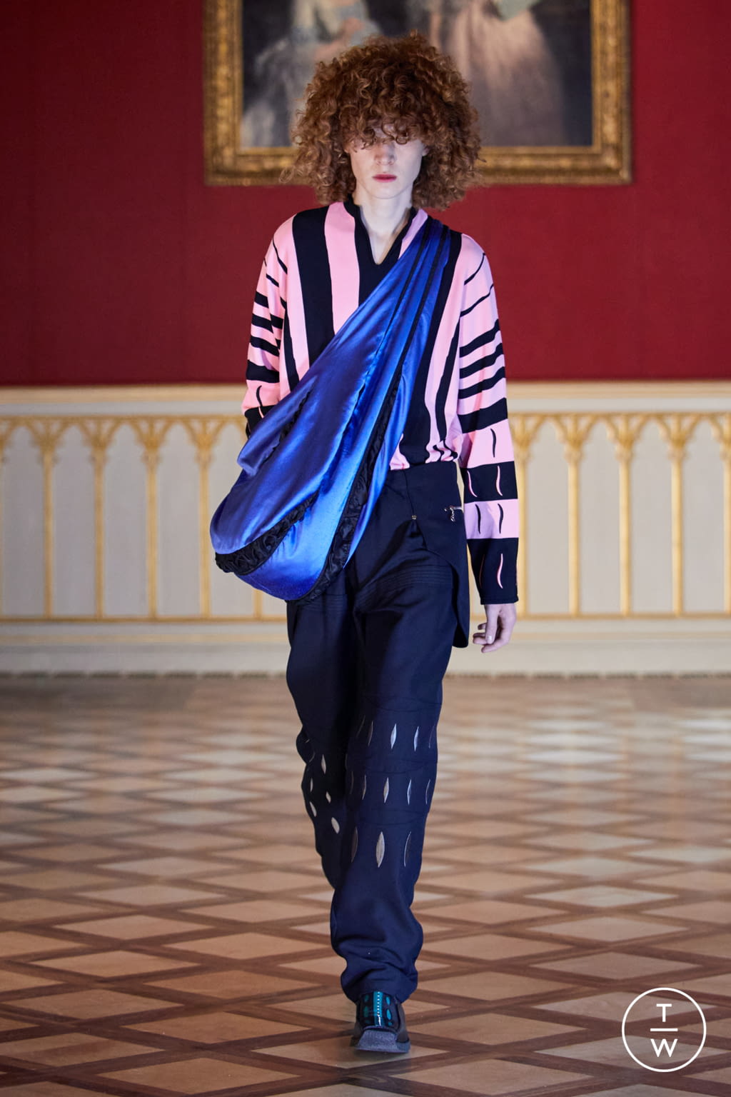 Fashion Week Paris Spring/Summer 2021 look 23 from the Kiko Kostadinov collection menswear