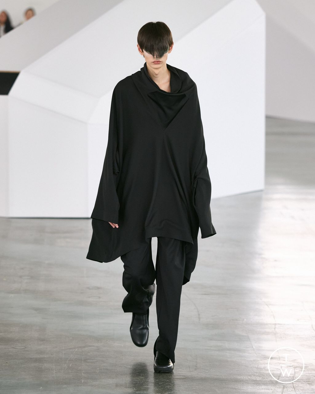 Fashion Week Paris Fall/Winter 2026 look 1 from the Kiko Kostadinov collection menswear