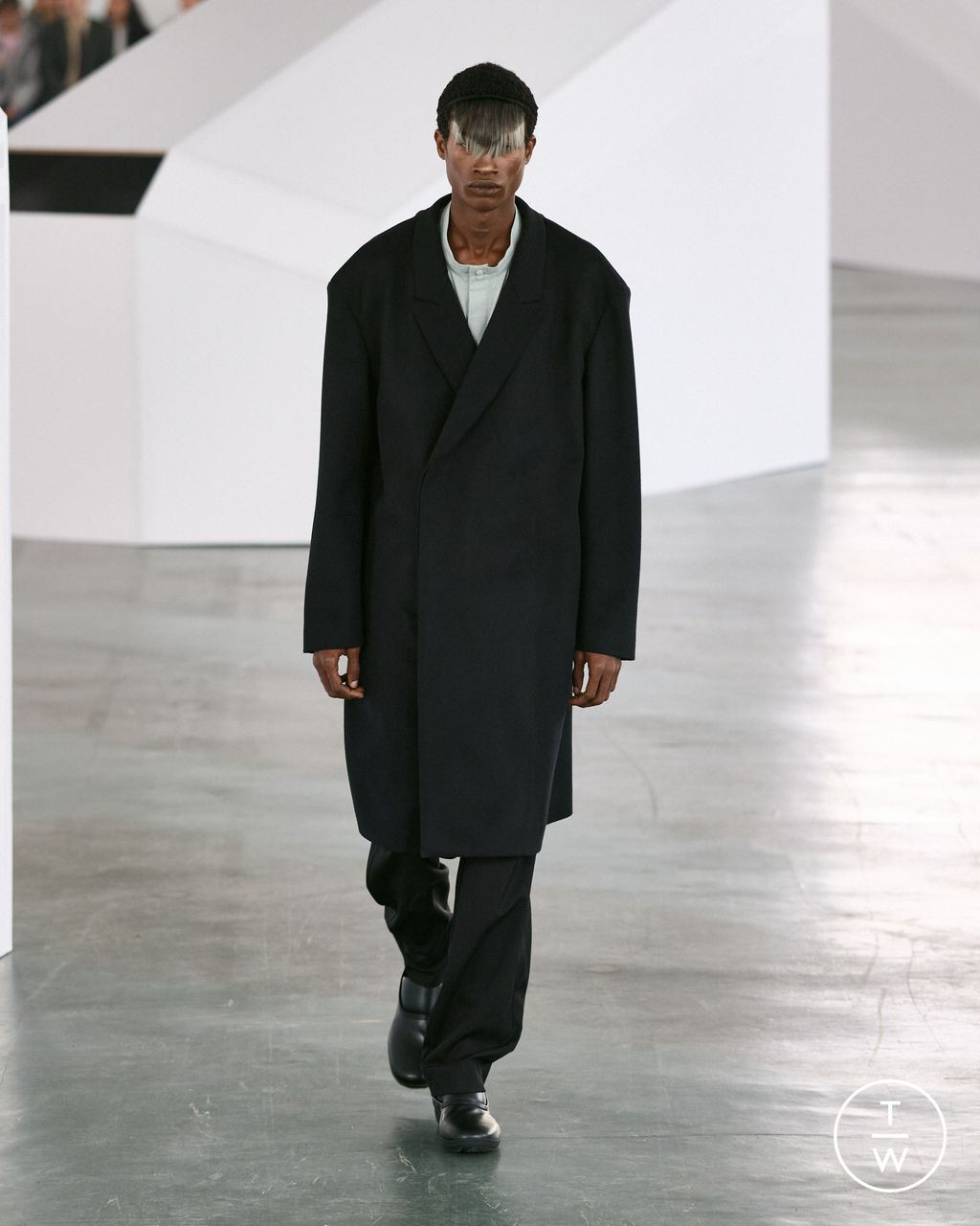 Fashion Week Paris Fall/Winter 2026 look 11 from the Kiko Kostadinov collection menswear