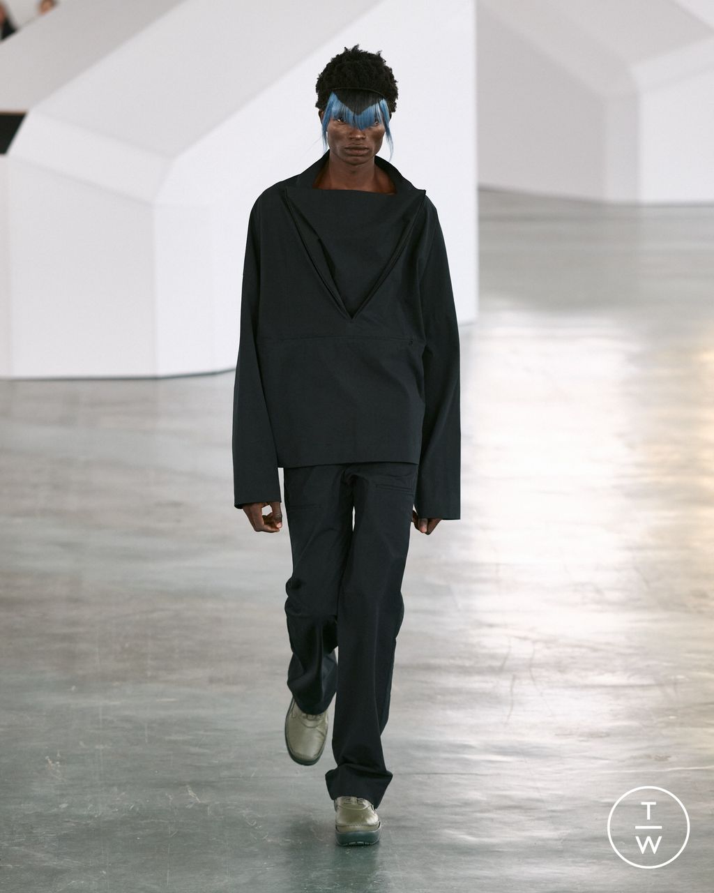 Fashion Week Paris Fall/Winter 2026 look 13 from the Kiko Kostadinov collection menswear