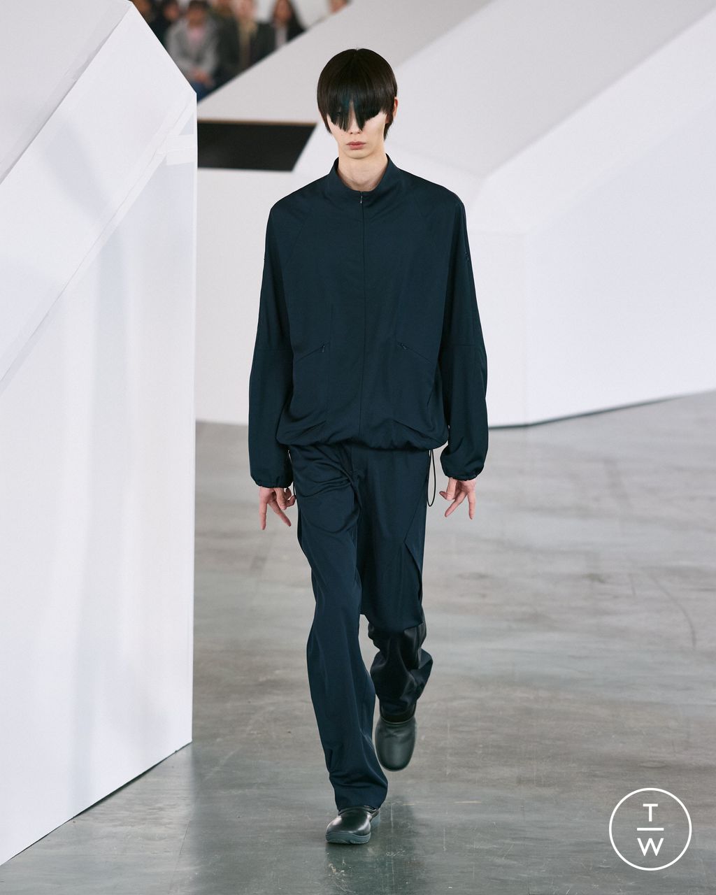Fashion Week Paris Fall/Winter 2026 look 19 from the Kiko Kostadinov collection menswear