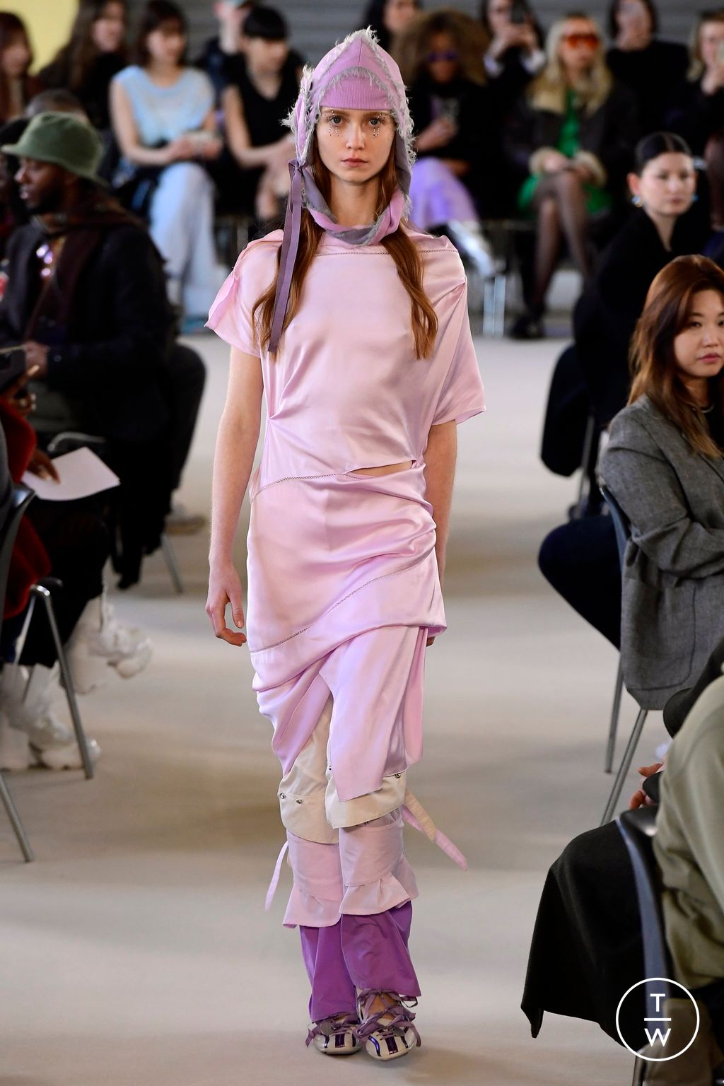 Fashion Week Paris Fall/Winter 2023 look 1 from the Kiko Kostadinov collection 女装