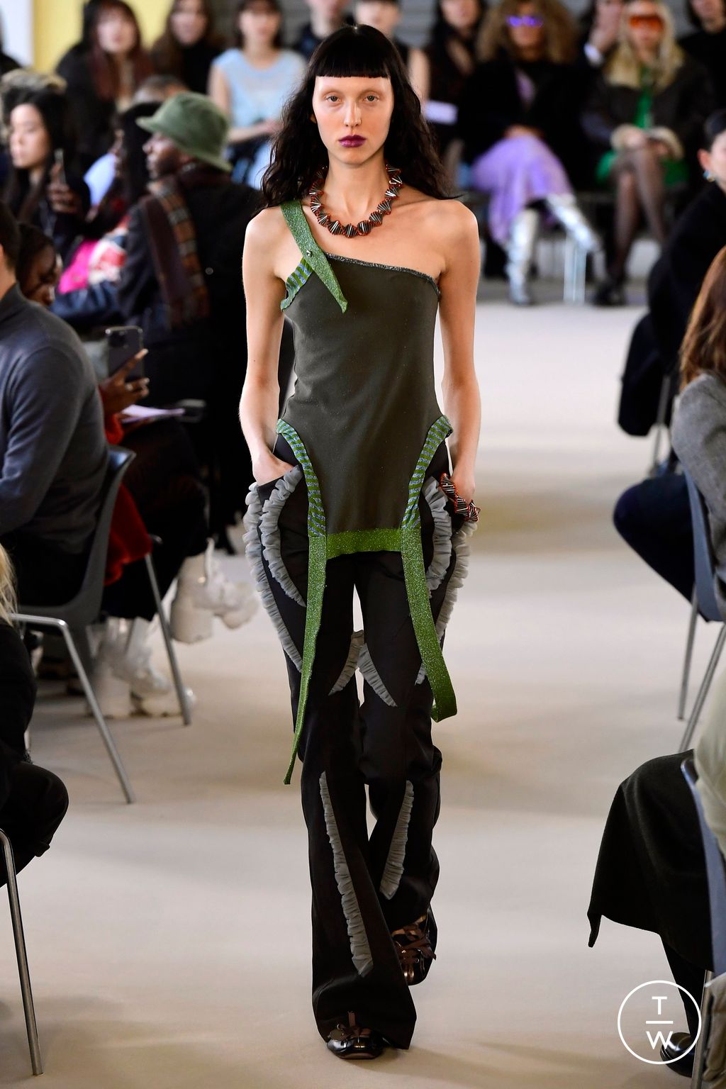 Fashion Week Paris Fall/Winter 2023 look 11 from the Kiko Kostadinov collection womenswear