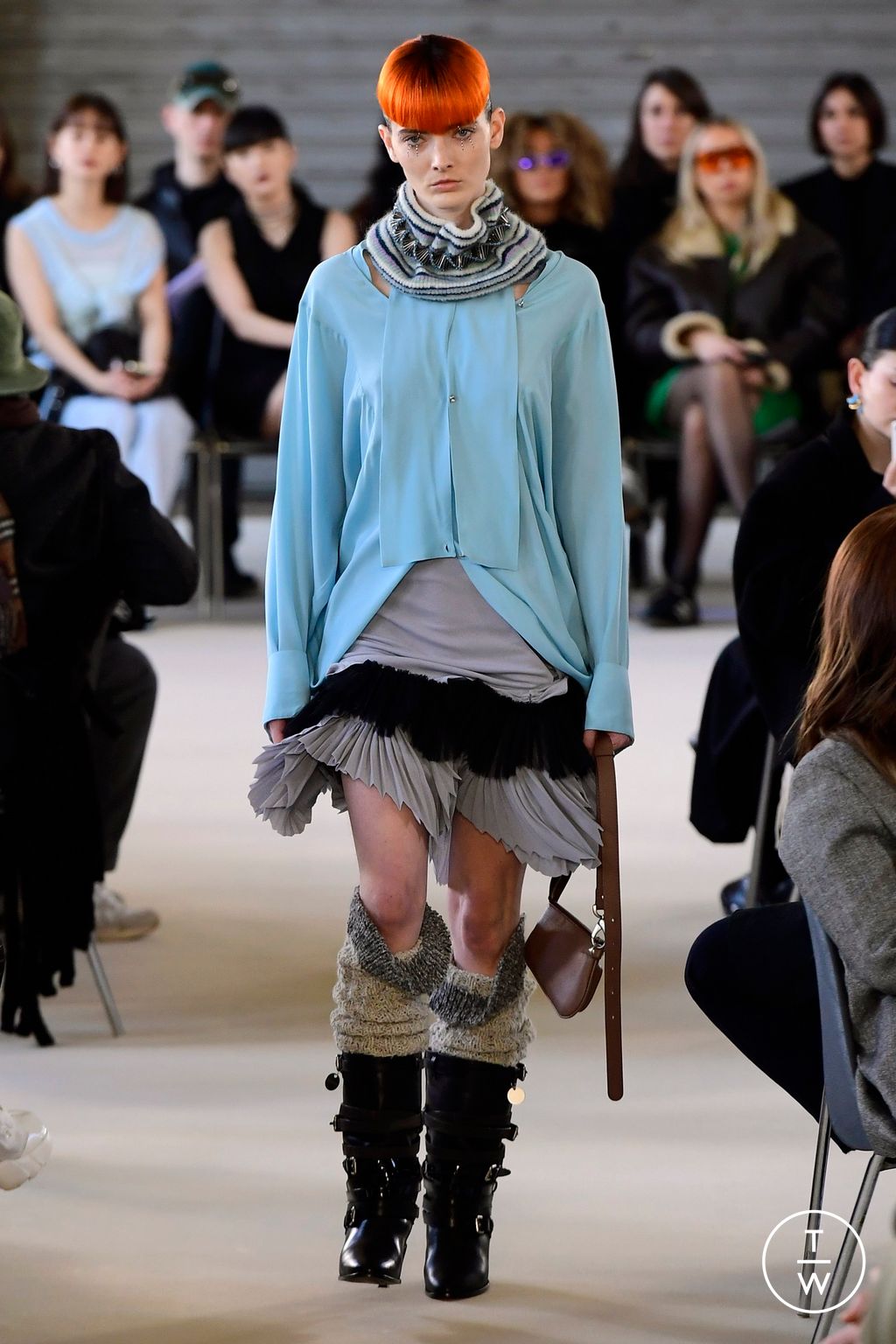 Fashion Week Paris Fall/Winter 2023 look 15 de la collection Kiko Kostadinov womenswear