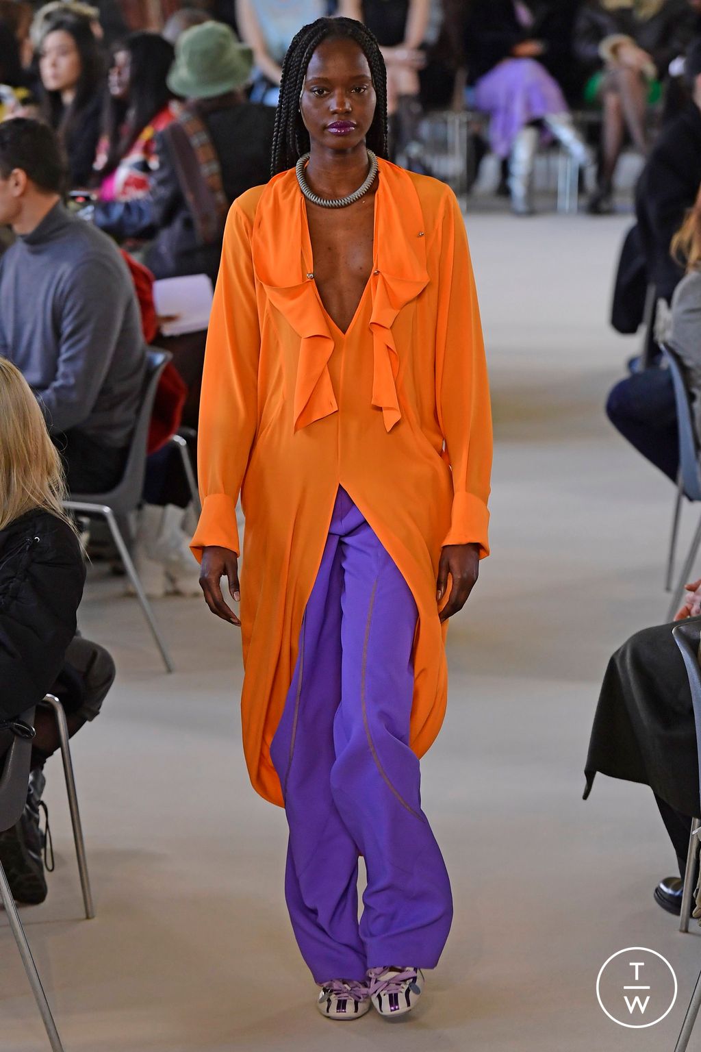 Fashion Week Paris Fall/Winter 2023 look 18 de la collection Kiko Kostadinov womenswear