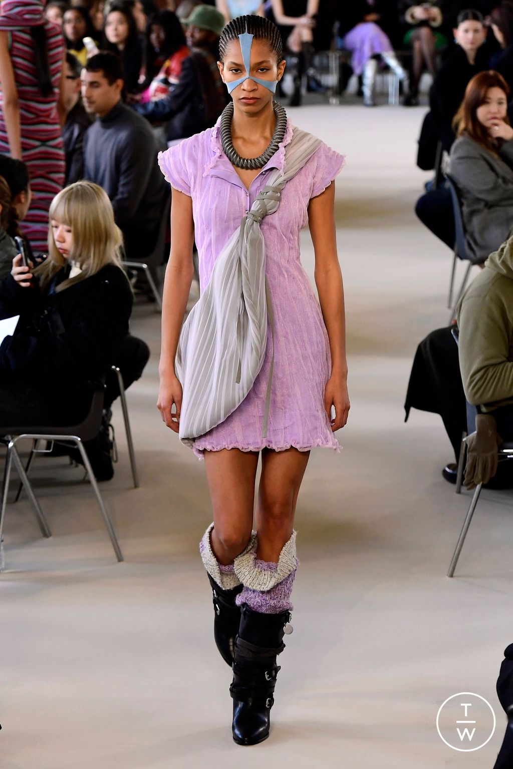 Fashion Week Paris Fall/Winter 2023 look 20 from the Kiko Kostadinov collection womenswear