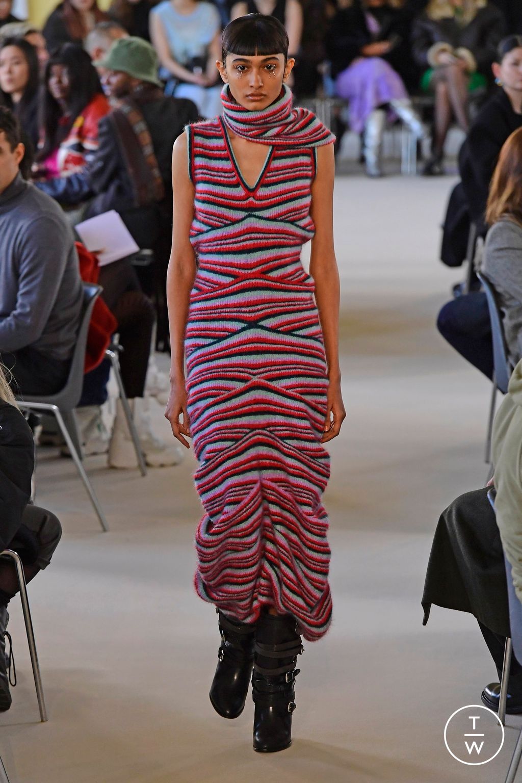 Fashion Week Paris Fall/Winter 2023 look 22 from the Kiko Kostadinov collection womenswear