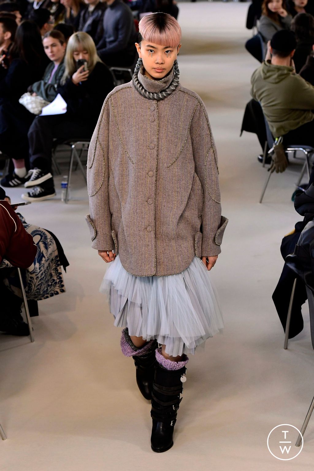 Fashion Week Paris Fall/Winter 2023 look 33 de la collection Kiko Kostadinov womenswear
