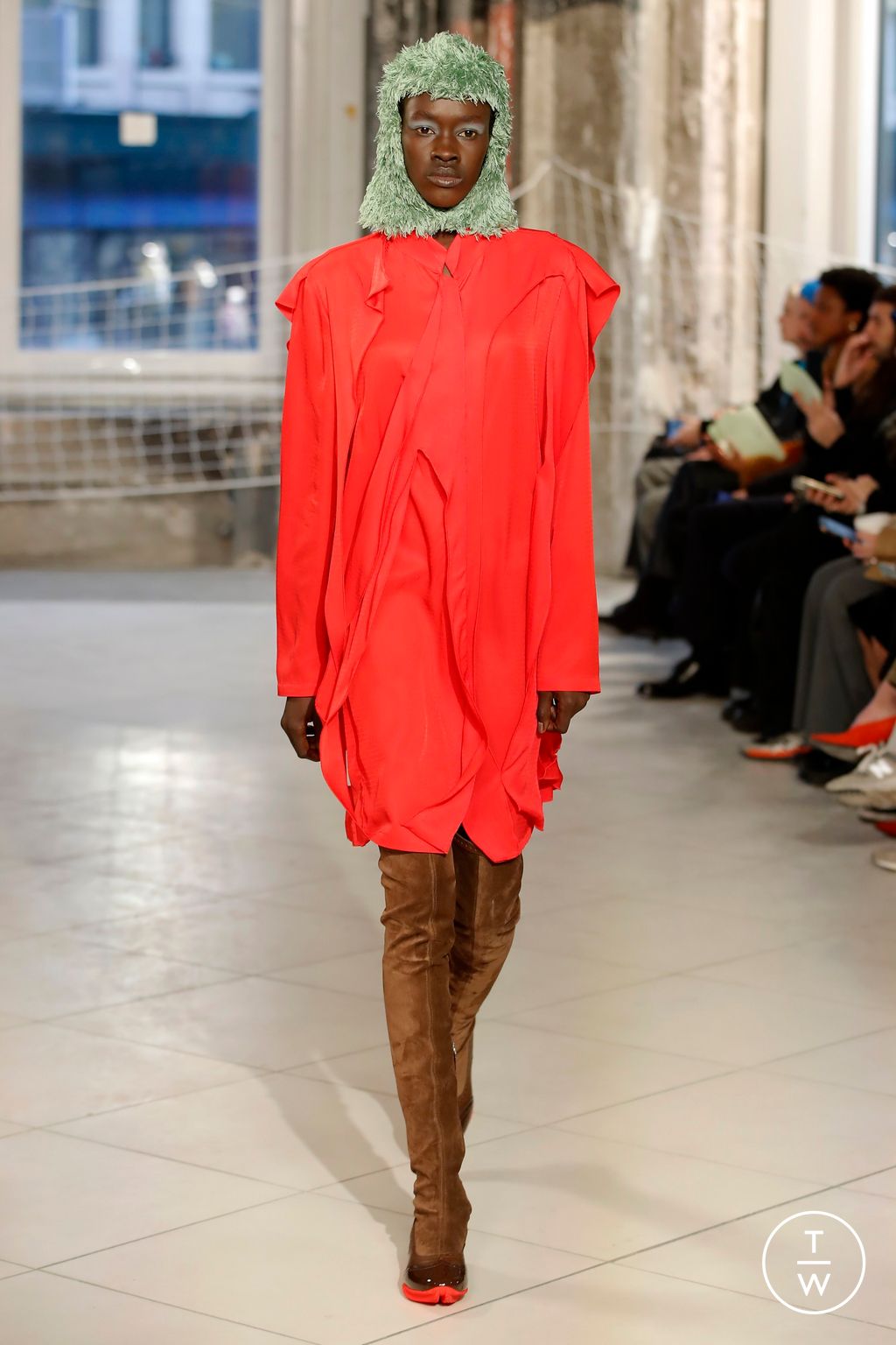 Fashion Week Paris Fall/Winter 2024 look 8 from the Kiko Kostadinov collection womenswear