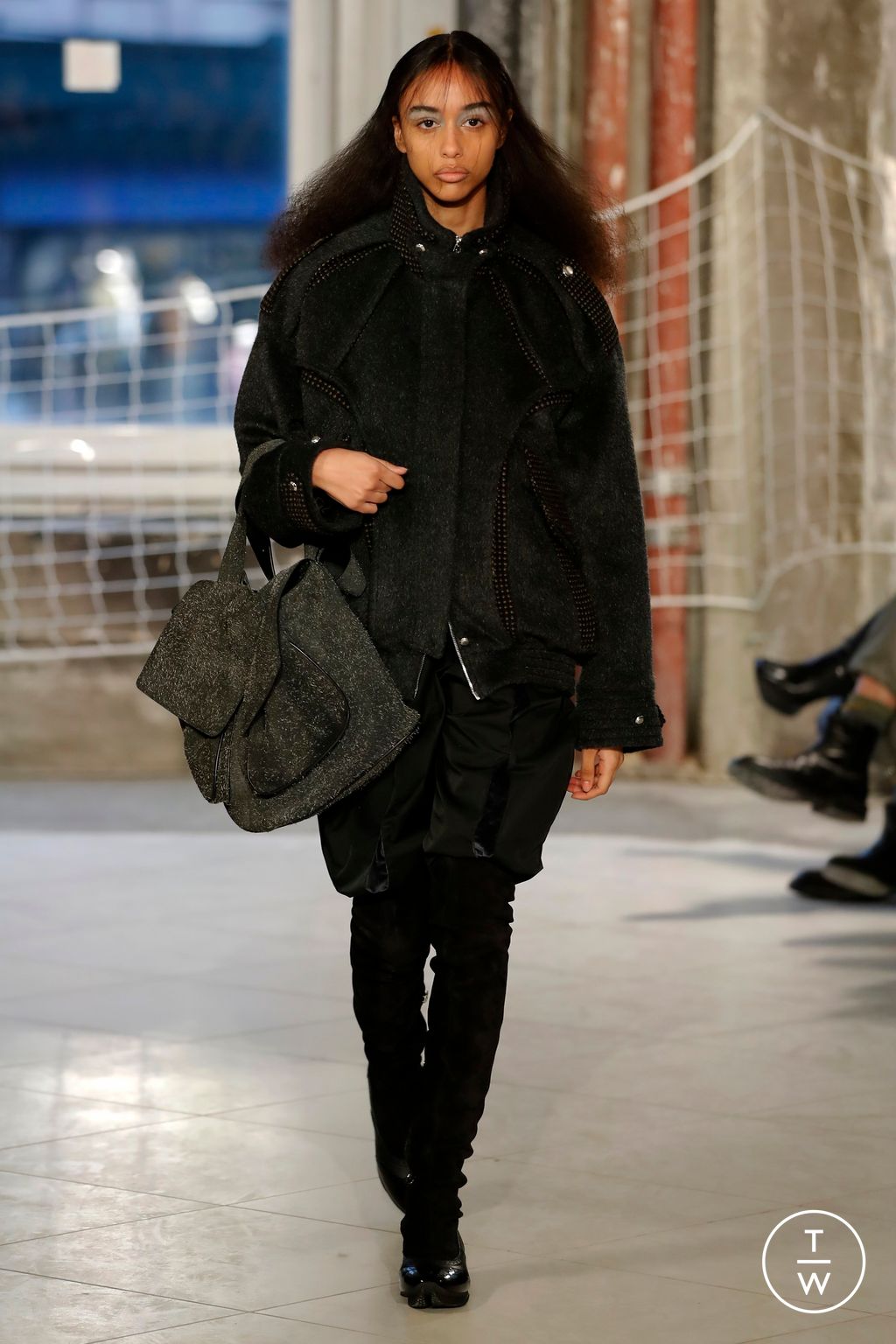 Fashion Week Paris Fall/Winter 2024 look 27 from the Kiko Kostadinov collection womenswear