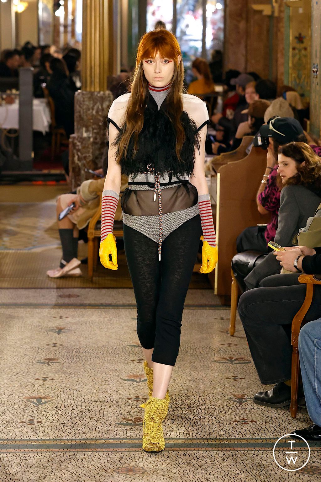 Fashion Week Paris Fall/Winter 2025 look 1 from the Kiko Kostadinov collection womenswear
