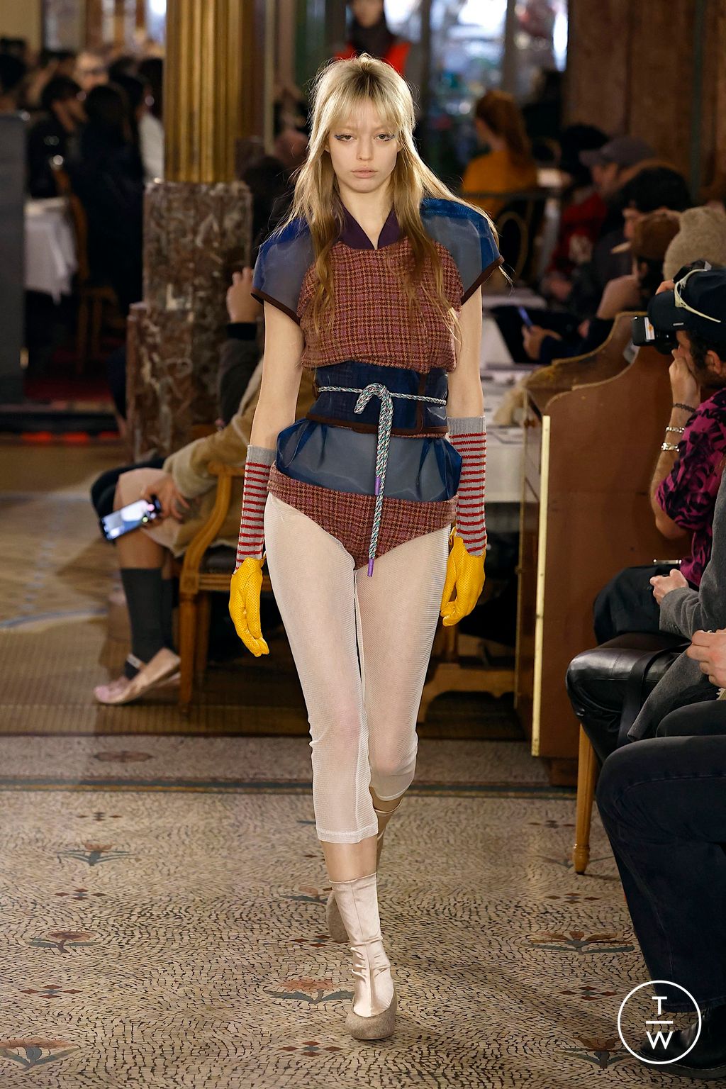 Fashion Week Paris Fall/Winter 2025 look 2 from the Kiko Kostadinov collection womenswear