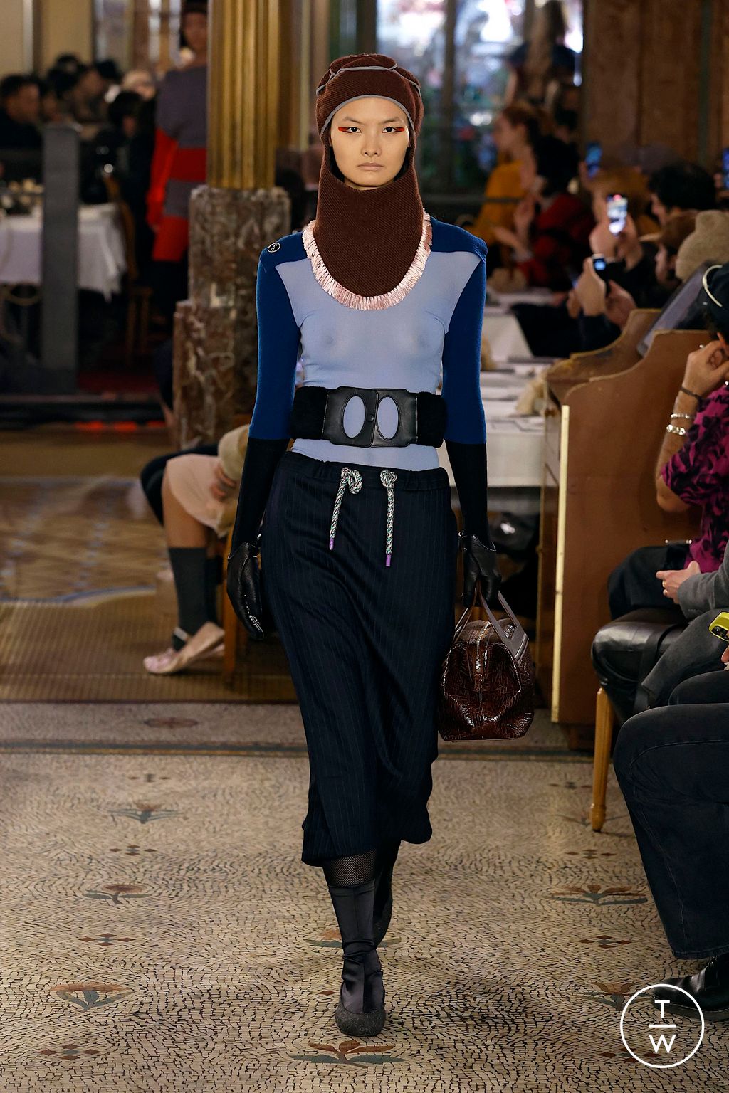 Fashion Week Paris Fall/Winter 2025 look 5 from the Kiko Kostadinov collection womenswear