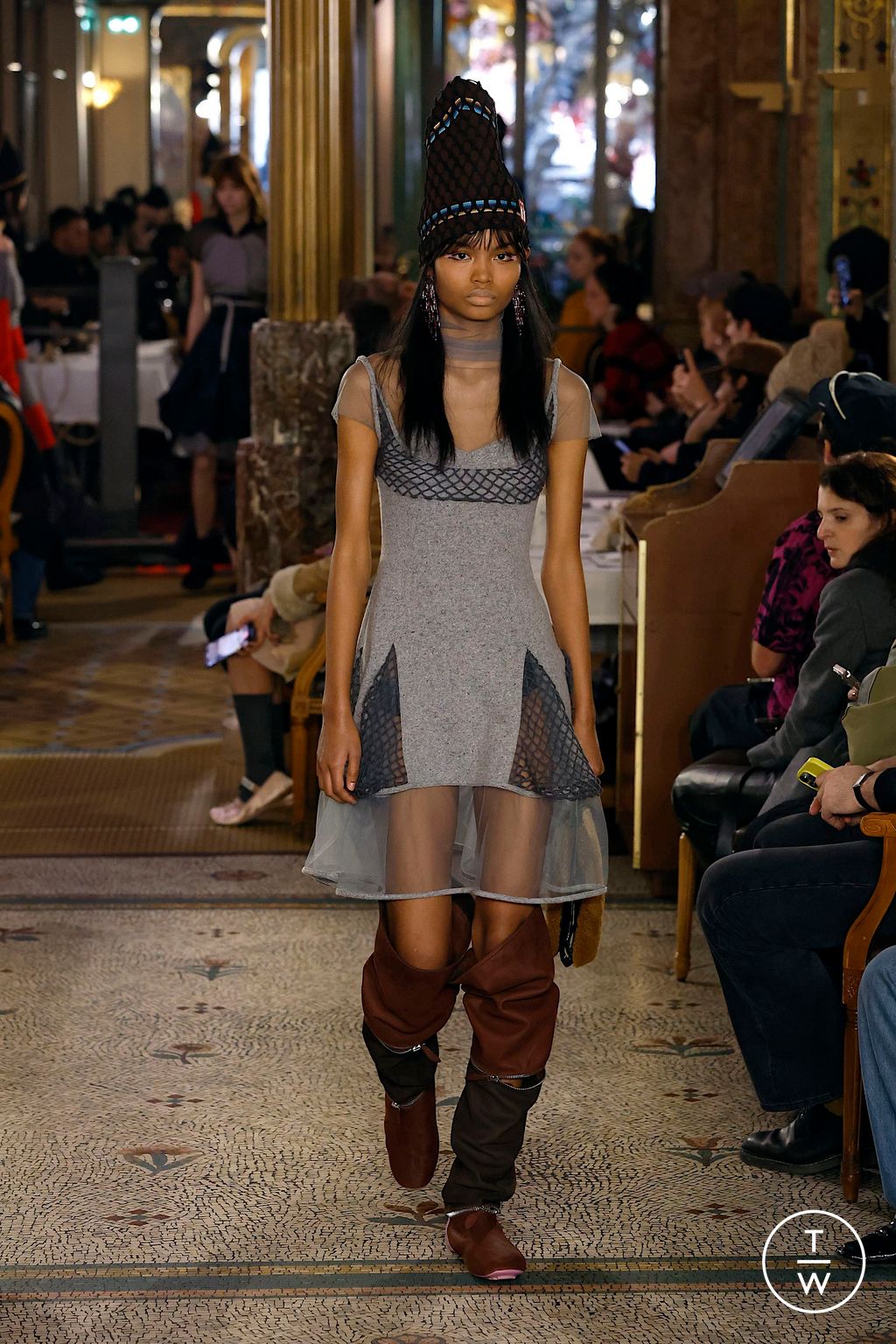 Fashion Week Paris Fall/Winter 2025 look 8 from the Kiko Kostadinov collection womenswear