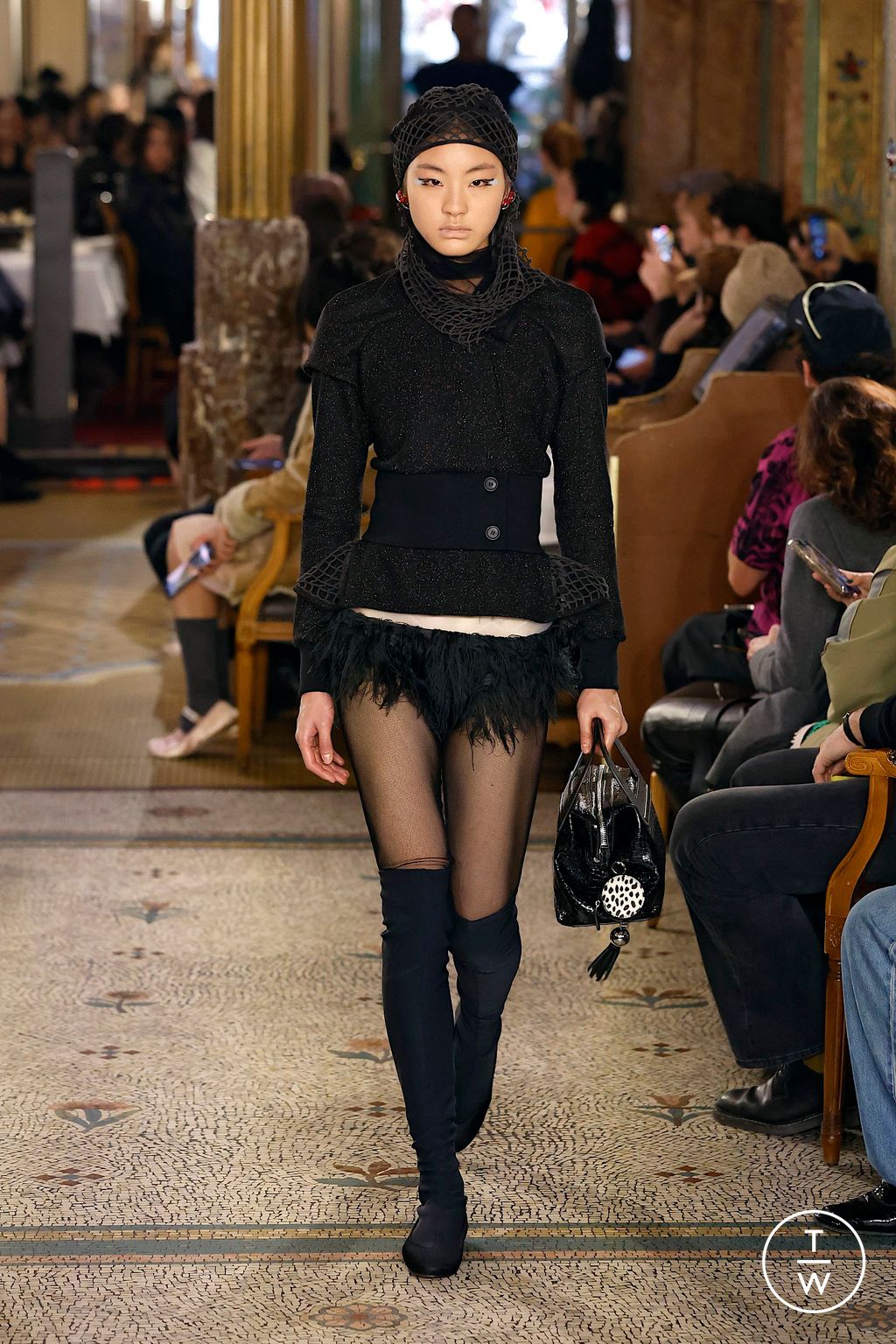 Fashion Week Paris Fall/Winter 2025 look 11 from the Kiko Kostadinov collection womenswear
