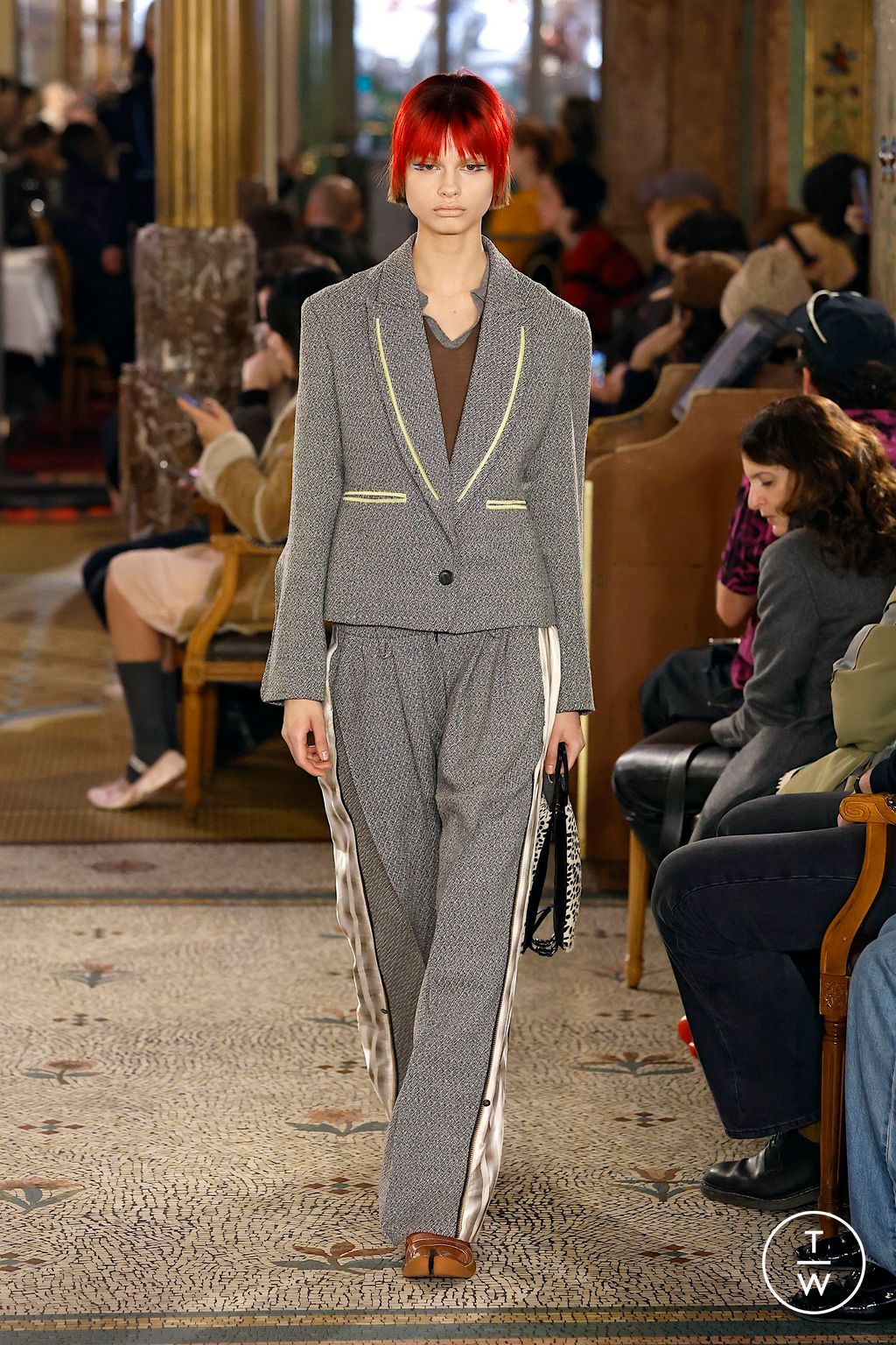 Fashion Week Paris Fall/Winter 2025 look 20 from the Kiko Kostadinov collection womenswear