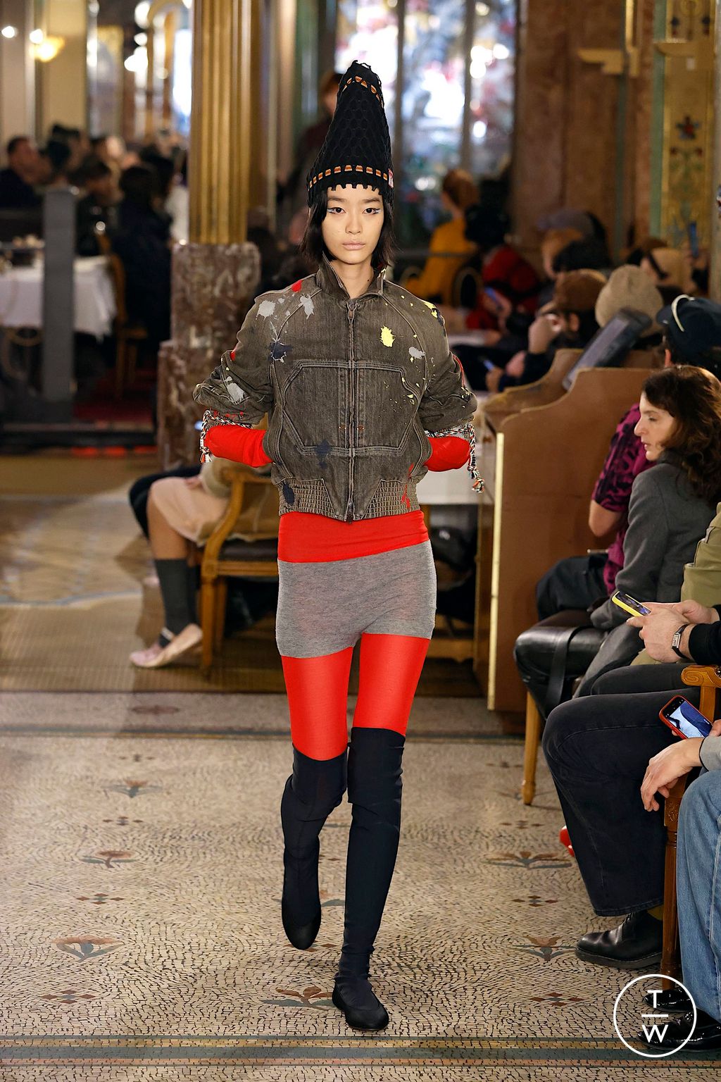 Fashion Week Paris Fall/Winter 2025 look 24 from the Kiko Kostadinov collection womenswear