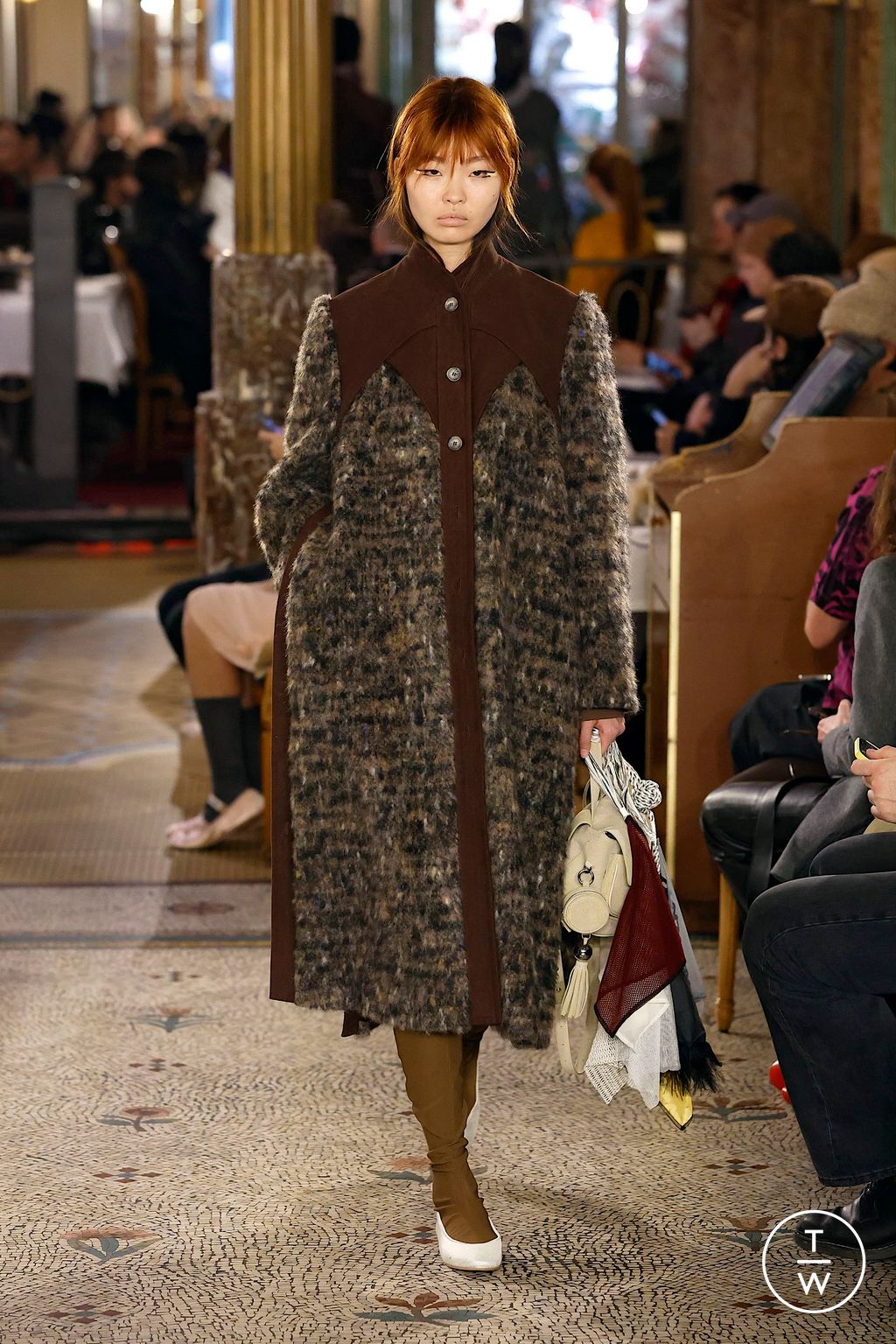 Fashion Week Paris Fall/Winter 2025 look 25 from the Kiko Kostadinov collection womenswear