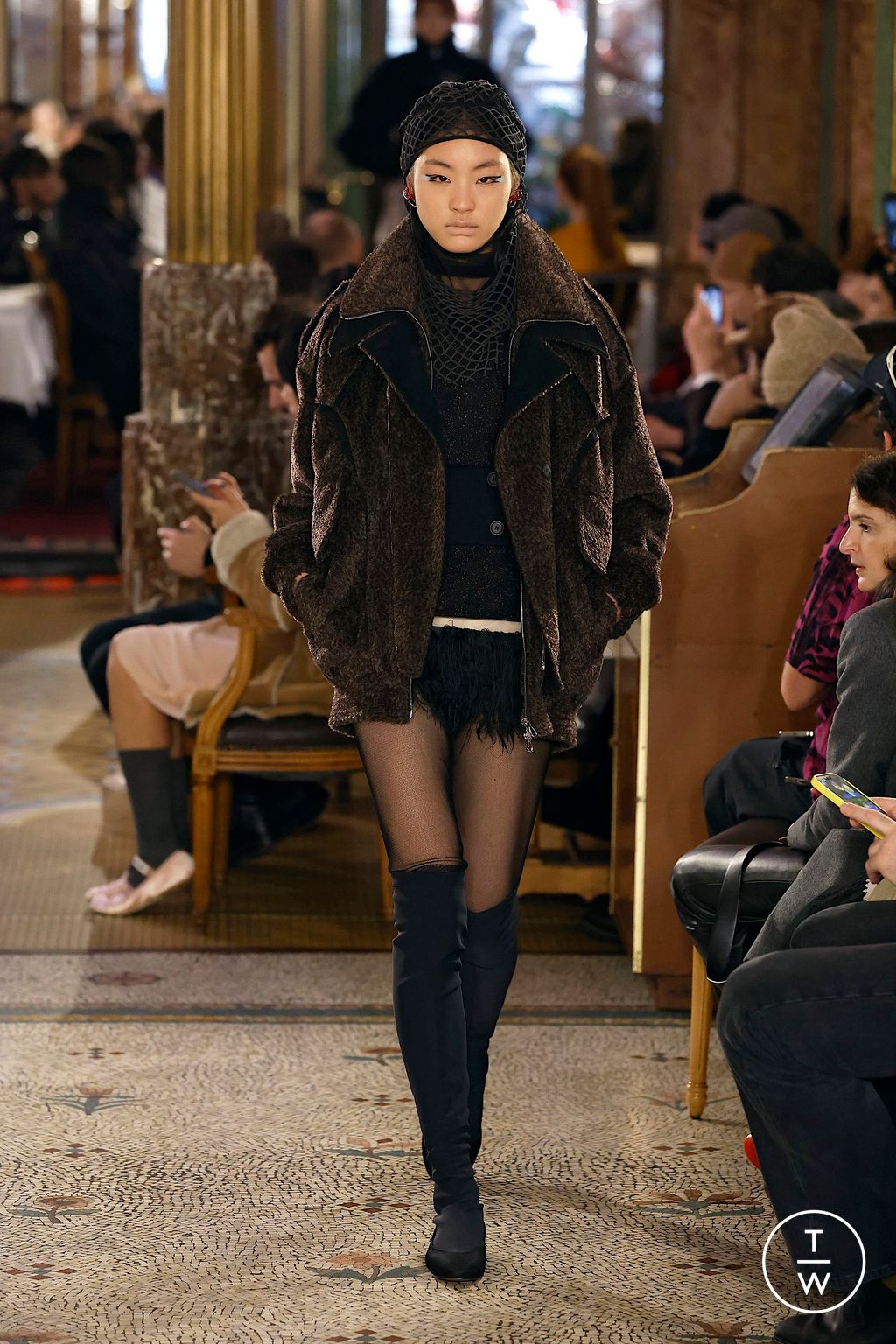Fashion Week Paris Fall/Winter 2025 look 33 from the Kiko Kostadinov collection womenswear