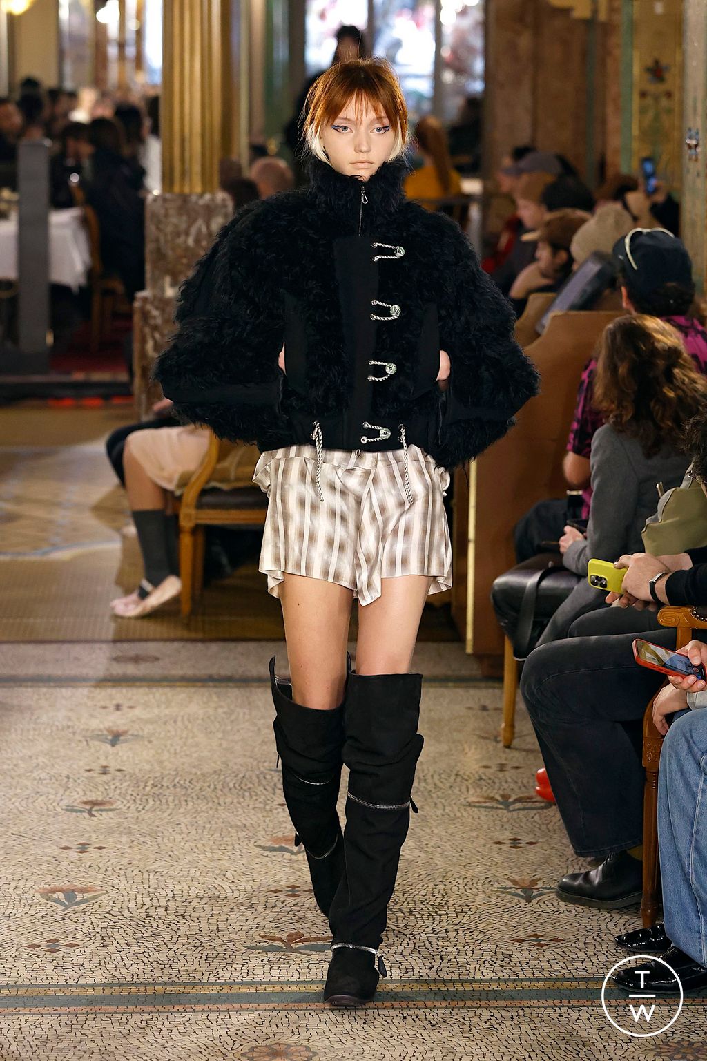 Fashion Week Paris Fall/Winter 2025 look 34 from the Kiko Kostadinov collection womenswear
