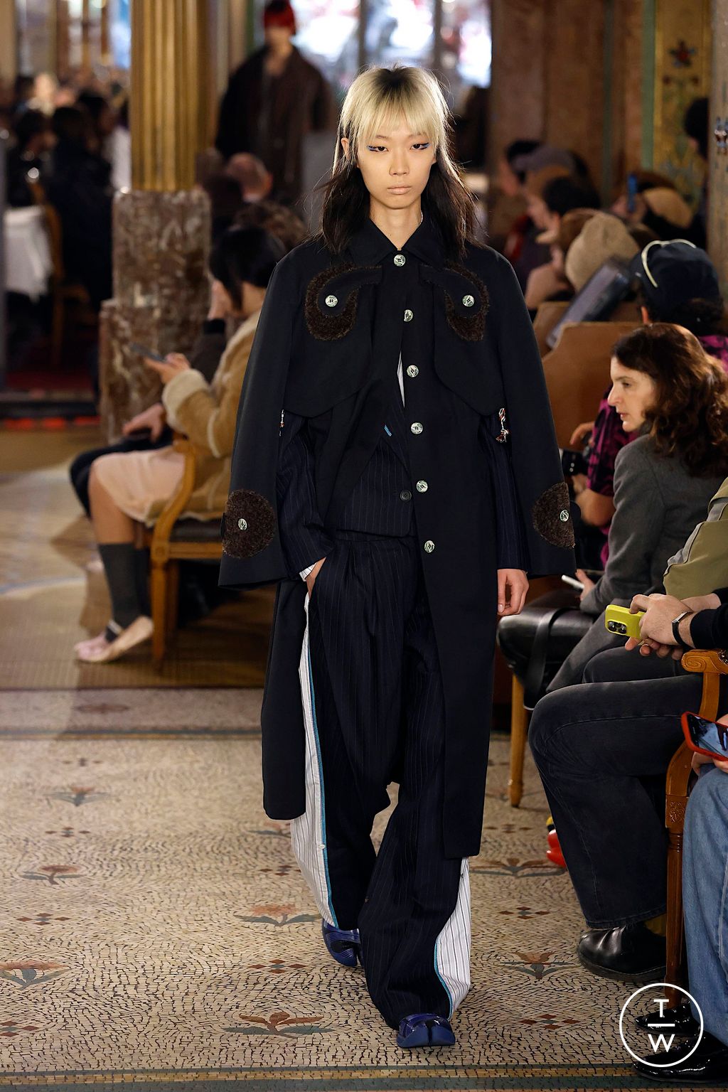 Fashion Week Paris Fall/Winter 2025 look 36 from the Kiko Kostadinov collection womenswear