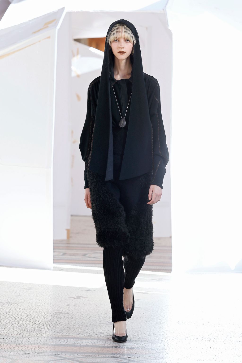 Fashion Week Paris Fall/Winter 2026 look 24 from the Kiko Kostadinov collection womenswear