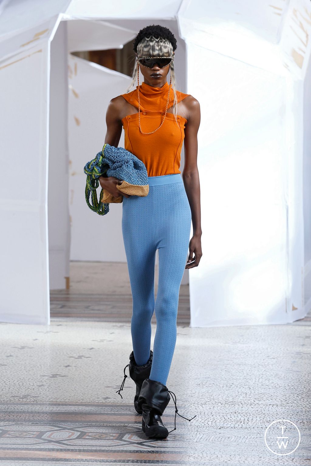 Fashion Week Paris Fall/Winter 2026 look 28 from the Kiko Kostadinov collection womenswear