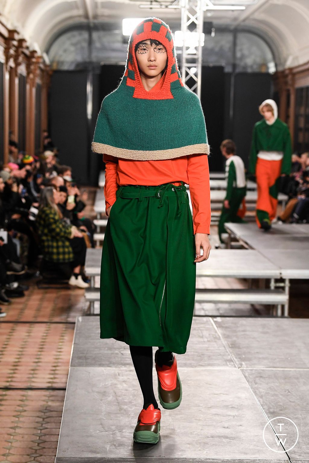 Fashion Week Paris Fall/Winter 2023 look 9 de la collection Kiko Kostadinov menswear