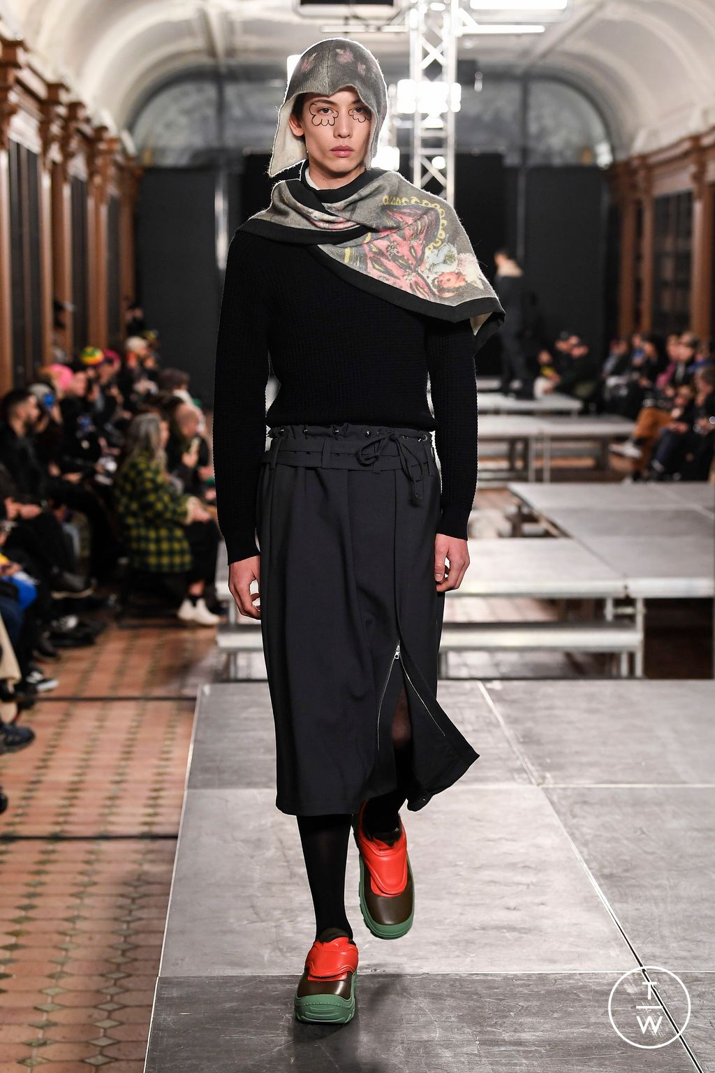Fashion Week Paris Fall/Winter 2023 look 30 de la collection Kiko Kostadinov menswear