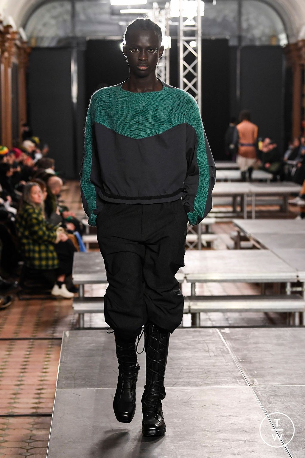Fashion Week Paris Fall/Winter 2023 look 35 from the Kiko Kostadinov collection menswear