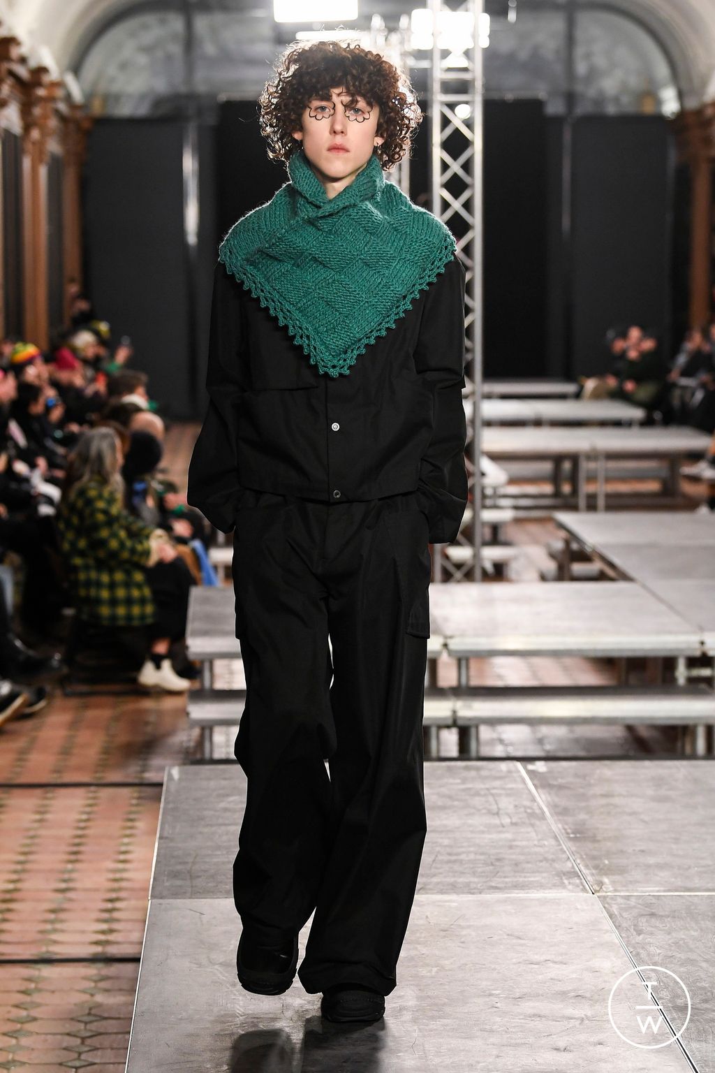 Fashion Week Paris Fall/Winter 2023 look 36 de la collection Kiko Kostadinov menswear