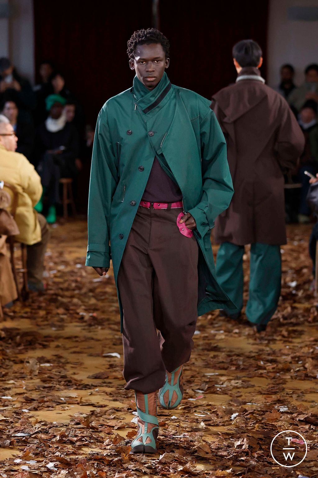 Fashion Week Paris Fall/Winter 2025 look 2 from the Kiko Kostadinov collection menswear