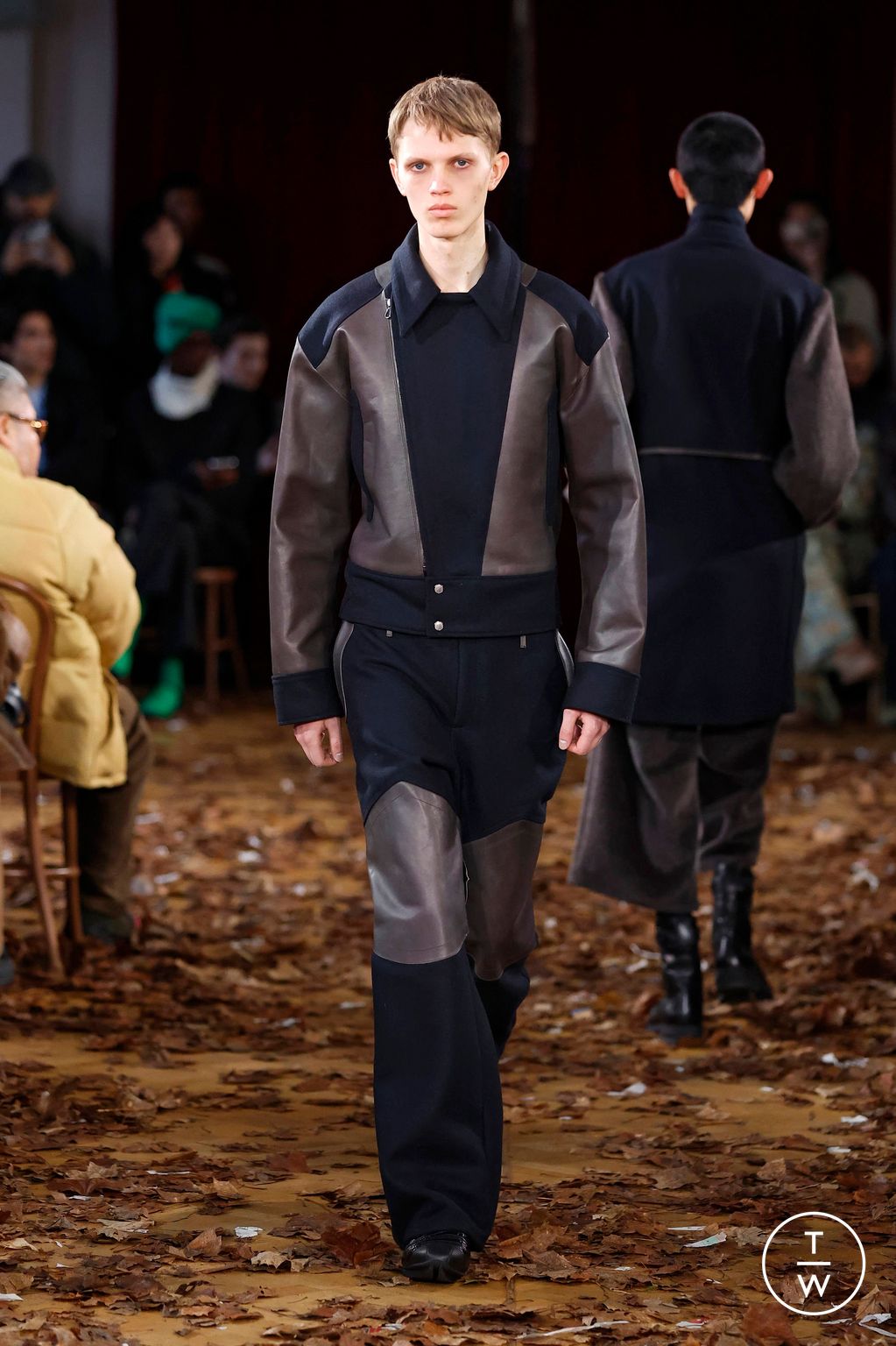 Fashion Week Paris Fall/Winter 2025 look 11 from the Kiko Kostadinov collection menswear