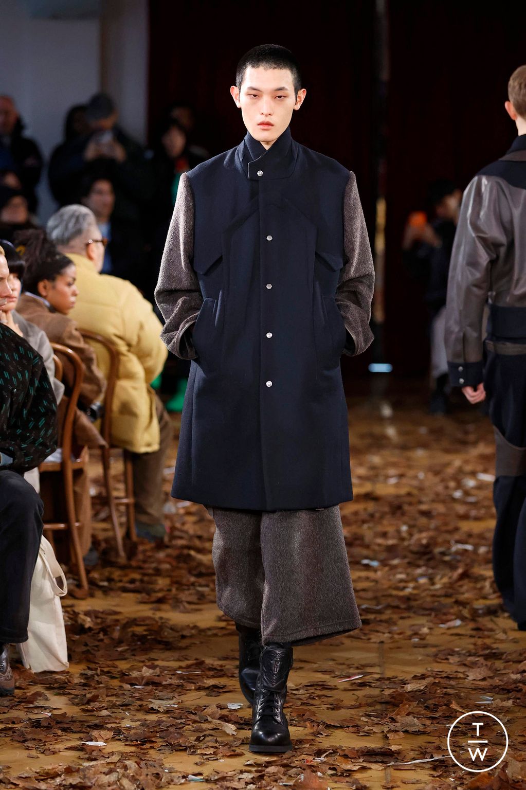 Fashion Week Paris Fall/Winter 2025 look 12 from the Kiko Kostadinov collection menswear