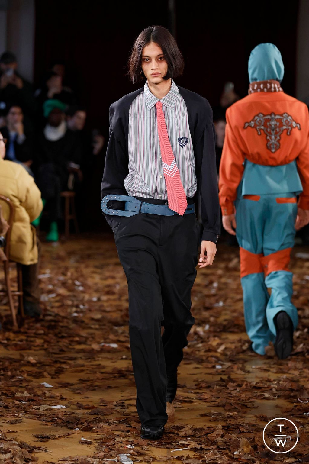 Fashion Week Paris Fall/Winter 2025 look 22 from the Kiko Kostadinov collection menswear