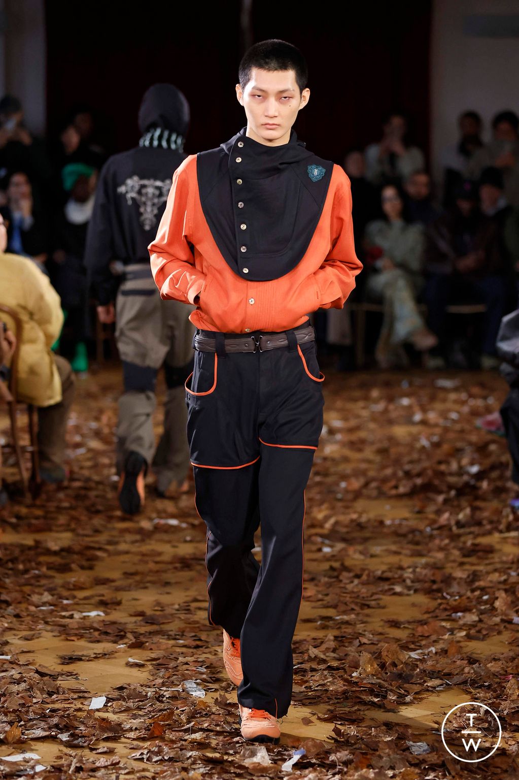 Fashion Week Paris Fall/Winter 2025 look 23 from the Kiko Kostadinov collection menswear