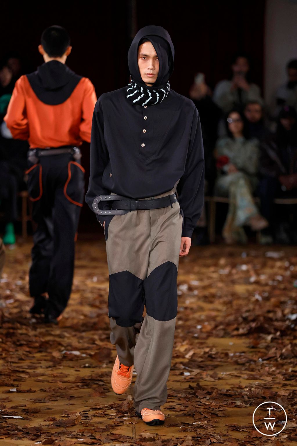 Fashion Week Paris Fall/Winter 2025 look 24 from the Kiko Kostadinov collection menswear