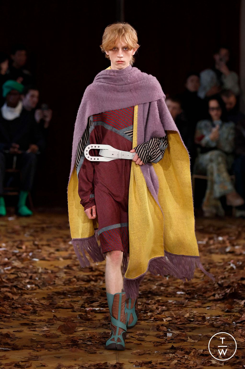 Fashion Week Paris Fall/Winter 2025 look 27 from the Kiko Kostadinov collection menswear