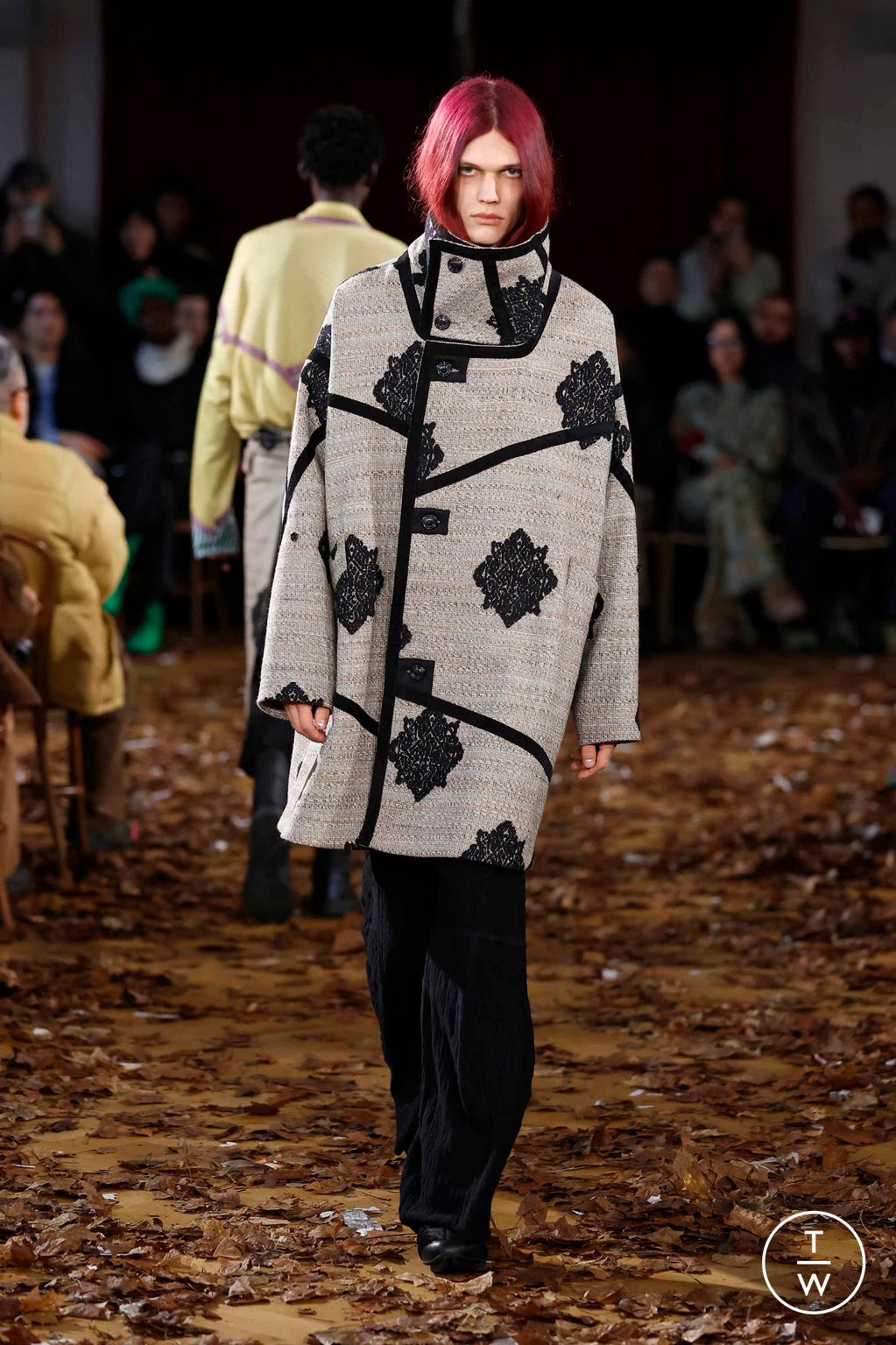 Fashion Week Paris Fall/Winter 2025 look 29 from the Kiko Kostadinov collection menswear